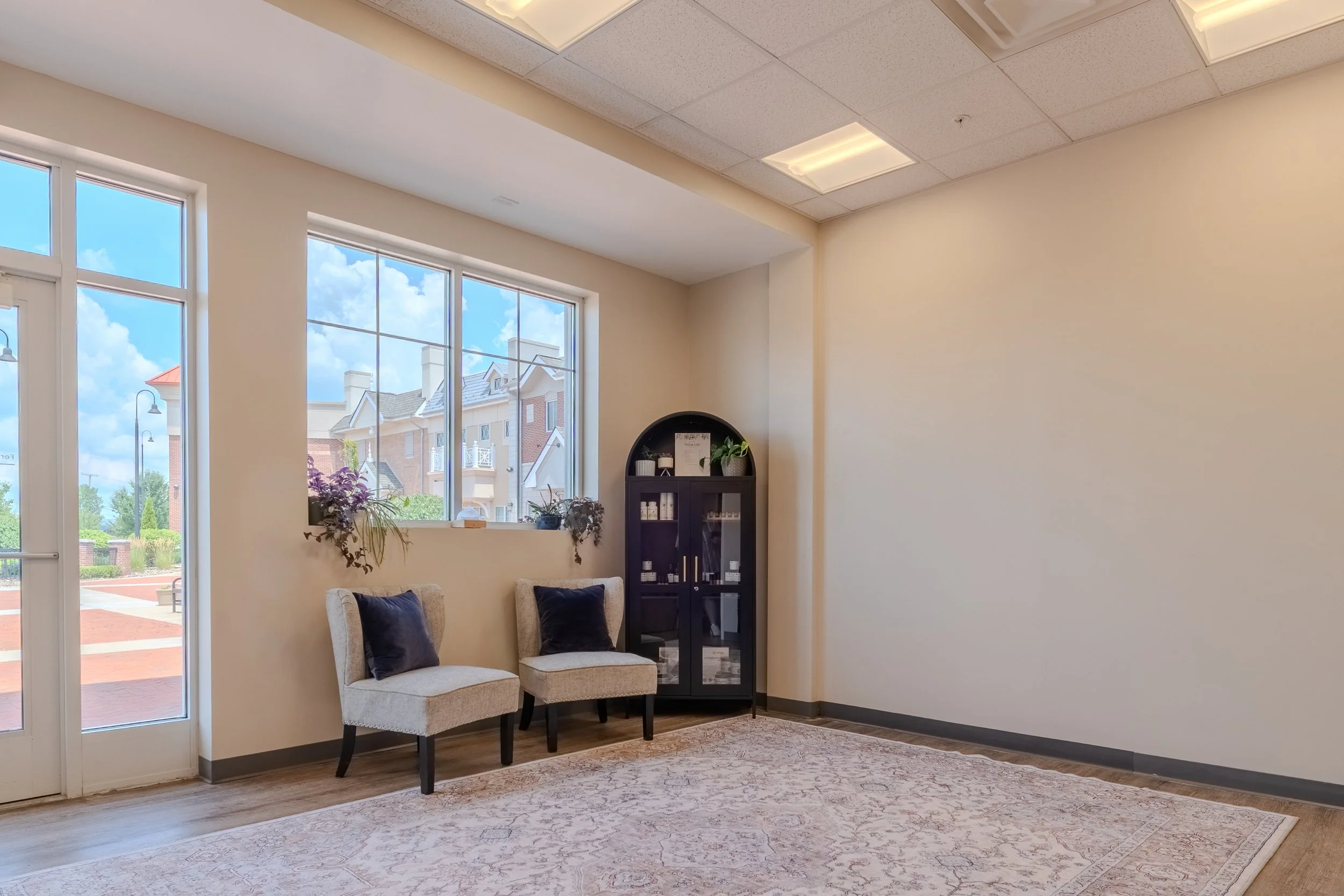 Natural period pain relief and hormone health support through low-toxic lifestyle coaching, pelvic floor PT, and red light therapy at Aster & Violet Women’s Wellness