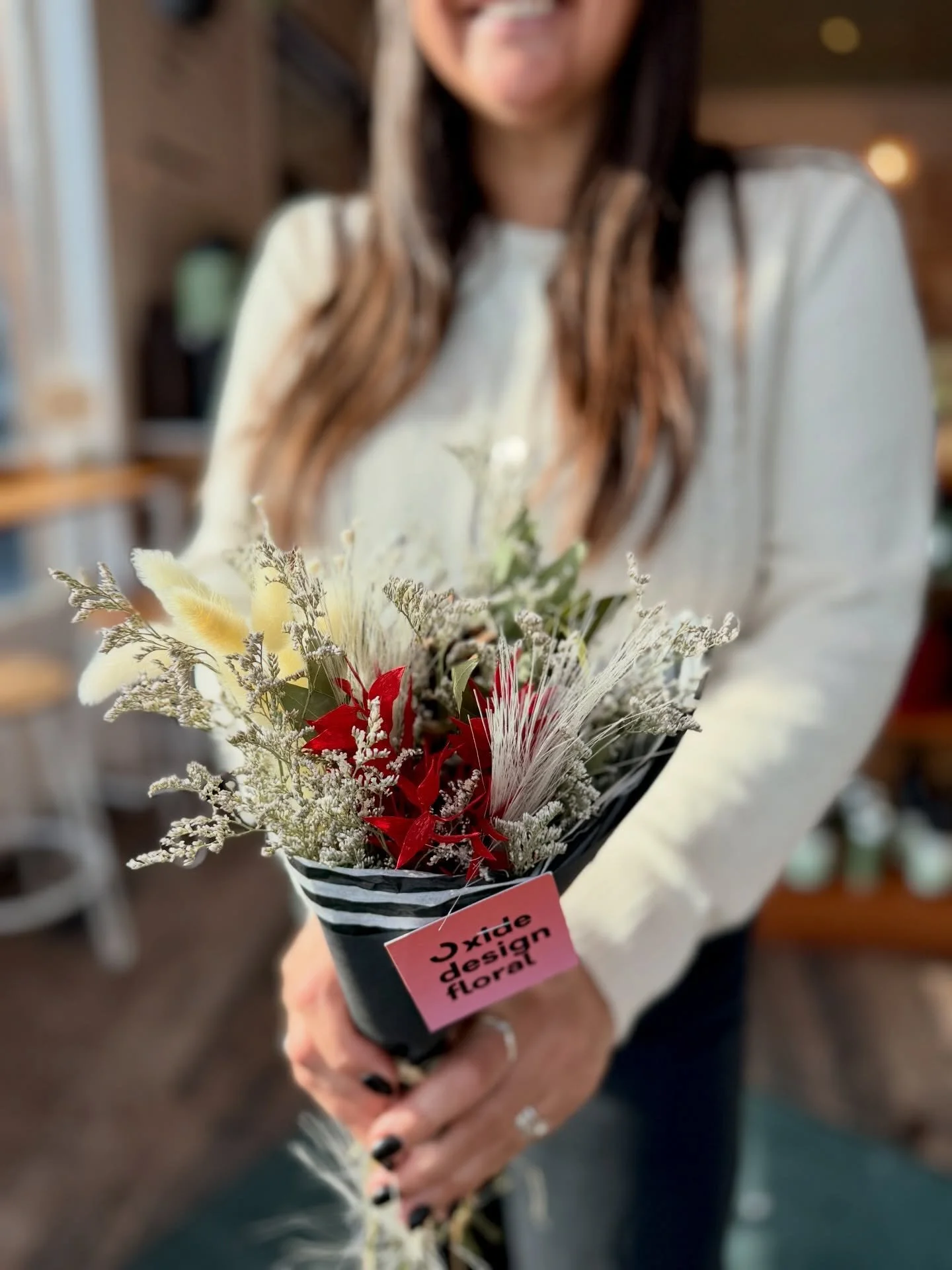 Un vent d&rsquo;amour souffle au Comptoir St-Jo...💚
Que vous c&eacute;l&eacute;briez en couple, entre amis ou en solo, vous trouverez tout ce qu&rsquo;il vous faut !
Bonne St Valentin 🌹

#stvalentin #comptoirstjo #amouretvin #c&eacute;l&eacute;brez