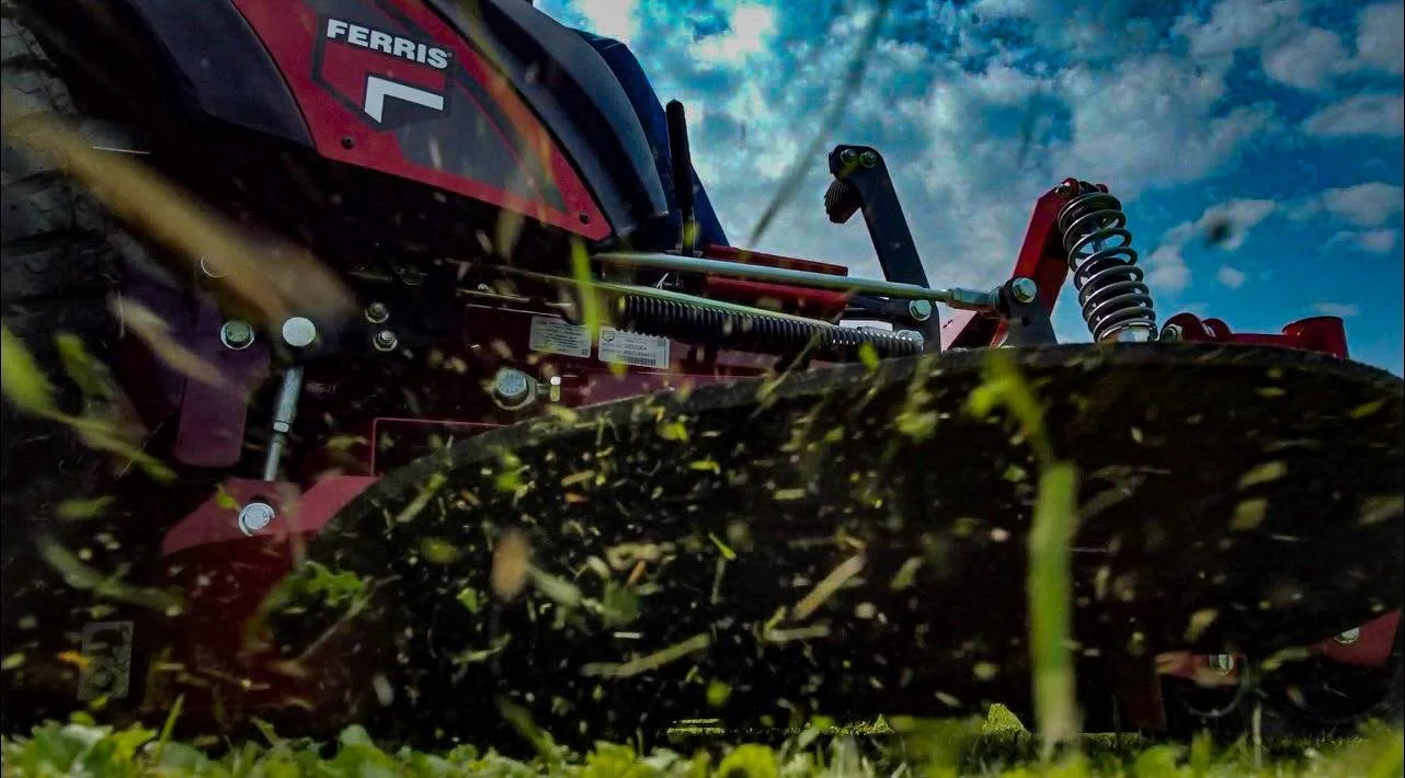Ferris' patented iCD+&trade; Cutting System ensures optimal cut quality every time, making your job easier and your results better.

#ferrismowers #bestresults
.
.
.
#FerrisFactoryTeam #FactoryTeam #GrassCutting #Turf