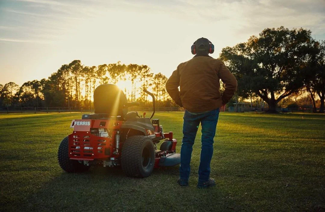 𝙁𝙀𝙀𝙇𝙎 𝙇𝙄𝙆𝙀 𝘼 𝙅𝙊𝘽 𝙒𝙀𝙇𝙇 𝘿𝙊𝙉𝙀. 

Mowing with a Ferris feels so good, you may be tempted to tackle your neighbor&rsquo;s lawn too. 

Stop in or call today to learn what we have in stock!
.
.
.
#FerrisMowers #ExperienceSuspension #Tur