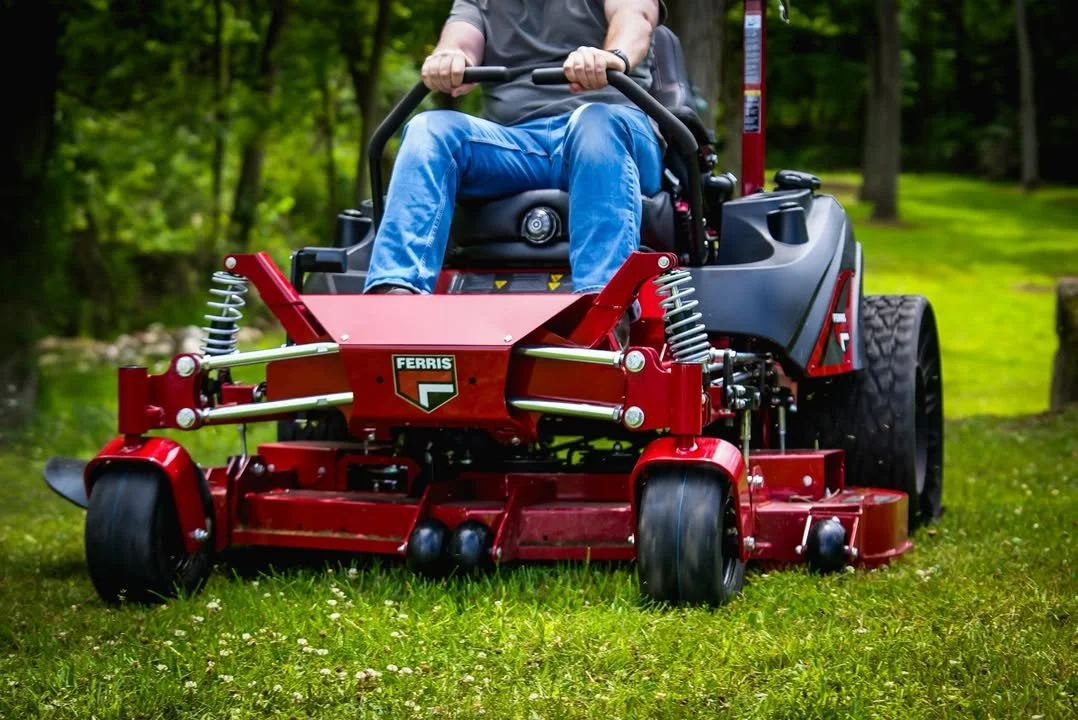 Did you know Ferris backs their suspension with a 10-year suspension warranty? 

Call or stop by to learn more!

#ferrismowers #suspensionwarranty #supportlocalbusiness
.
.
.
#FerrisCommercialMowers #FerrisFactoryTeam #GrassCutting #TurfCare