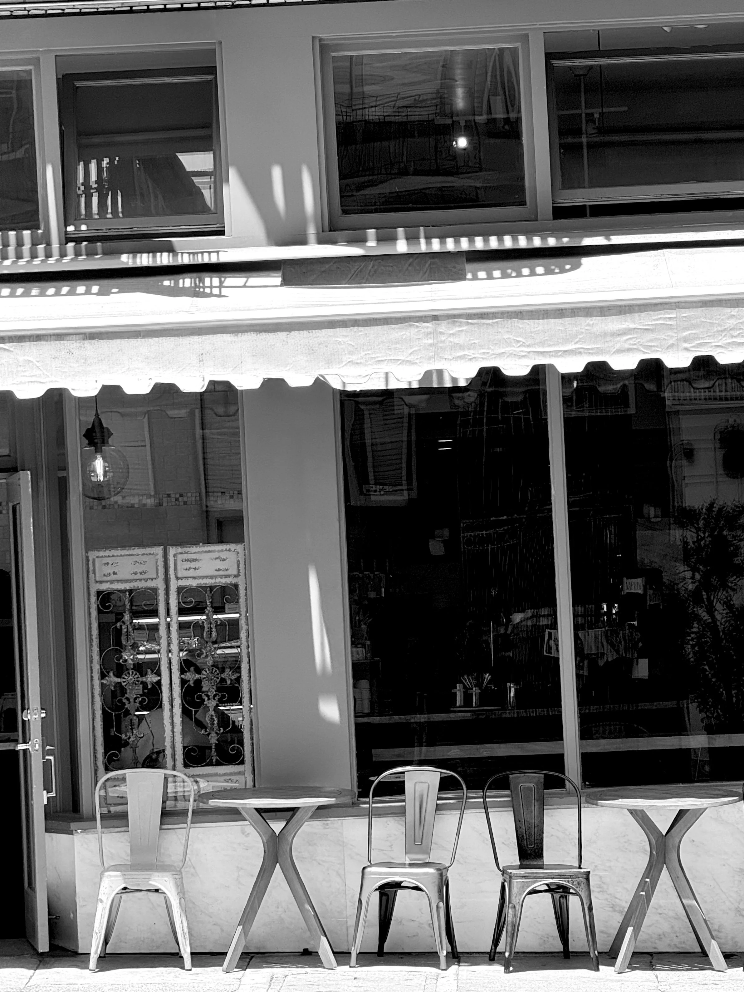 Color Cafe Chairs B&W
