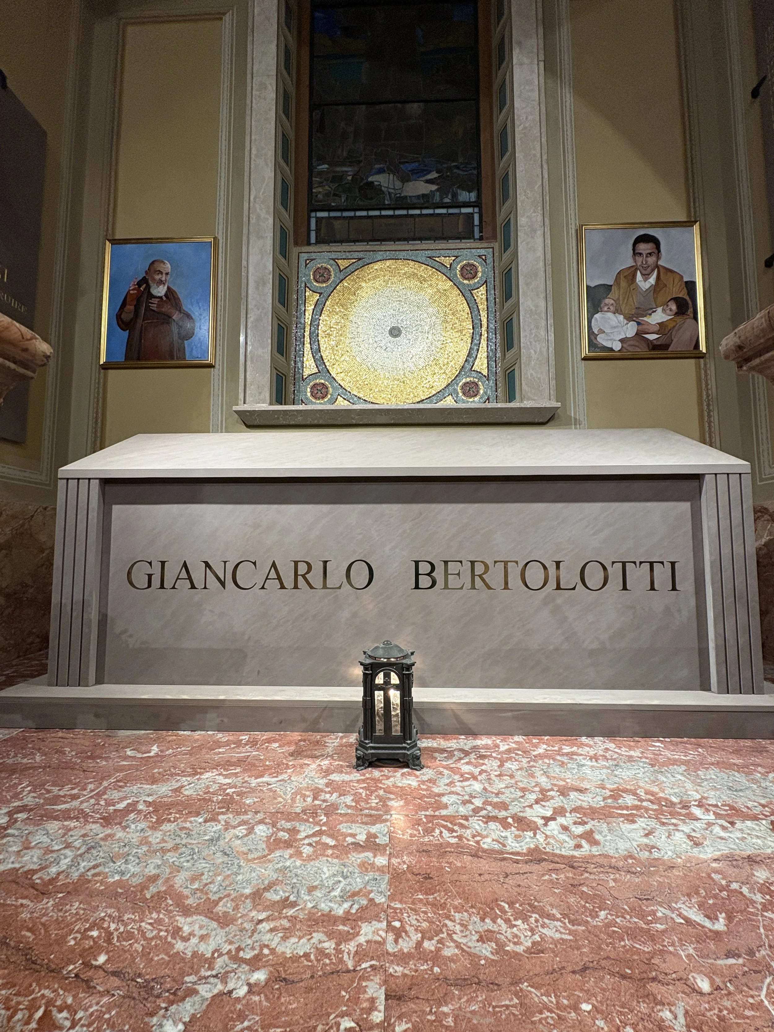 Tomba del Servo di Dio Giancarlo Bertolotti presso la Basilica di Sant'Angelo Lodigiano