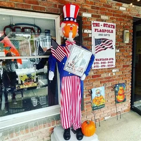 Tri-State Flagpole and Gifts