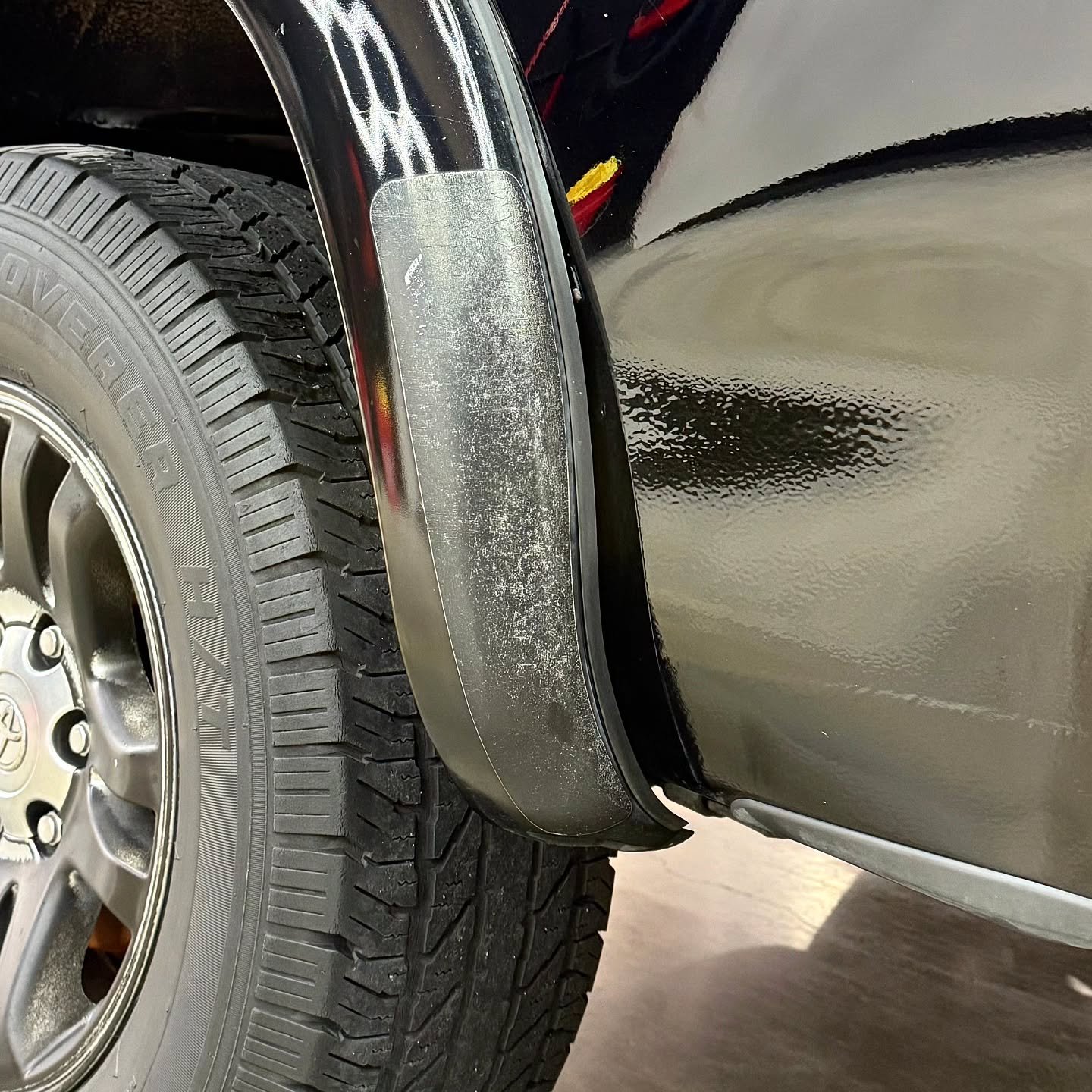 PPF Replacement on a 2002 Toyota Tundra

Old film off. Fresh protection on.

This Tundra came in with worn out, faded ppf. So we removed the old film, cleaned the surface, and installed a new, high-clarity protective layer. The difference is immediat