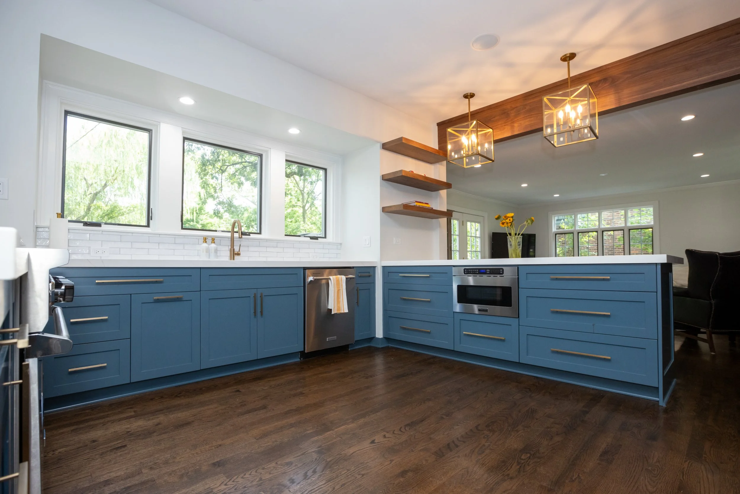 9325 S Damen -20.jpg