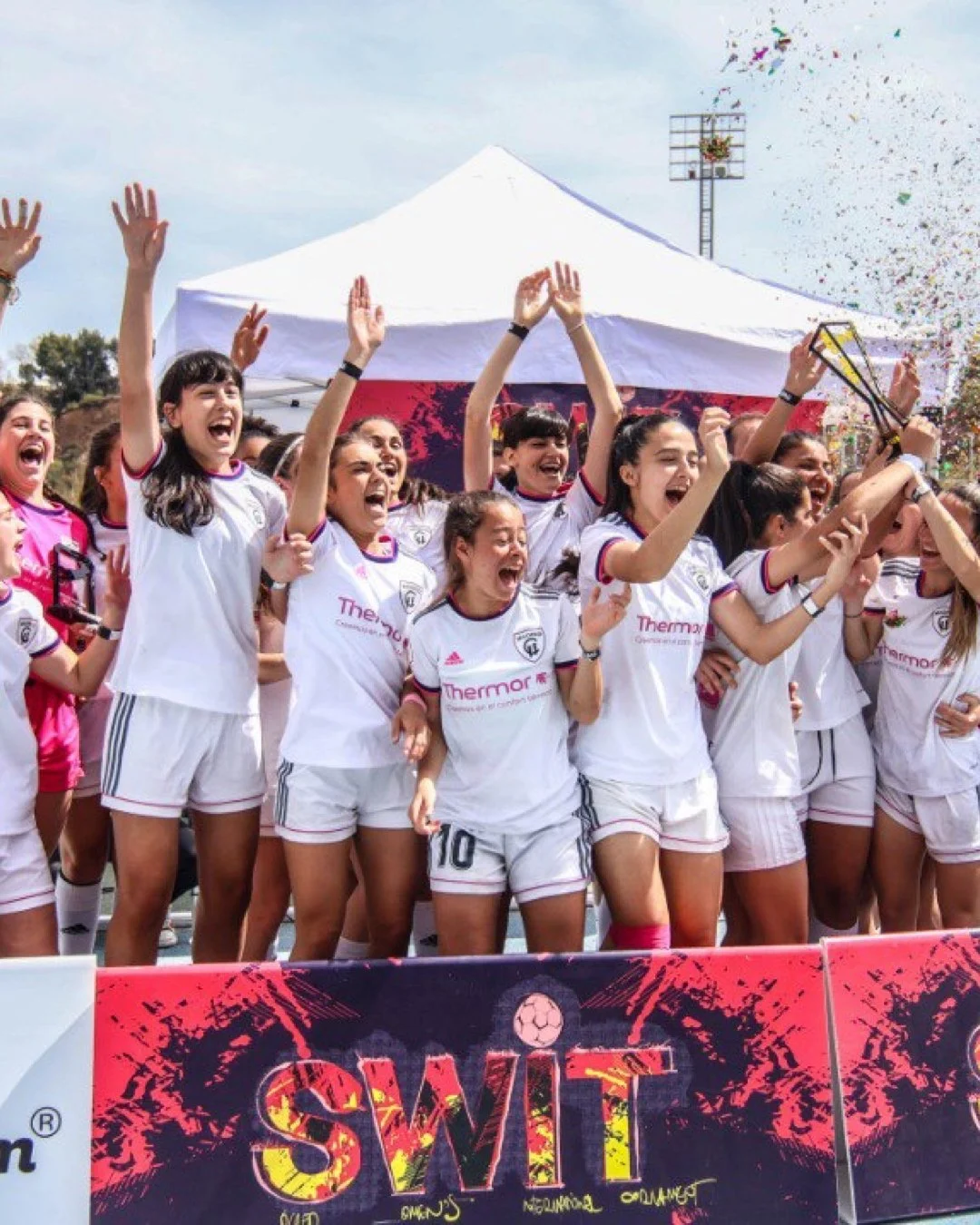 Madrid CFF campeonas SWIT CUP 2023 categoría U19 - Tenvinilo