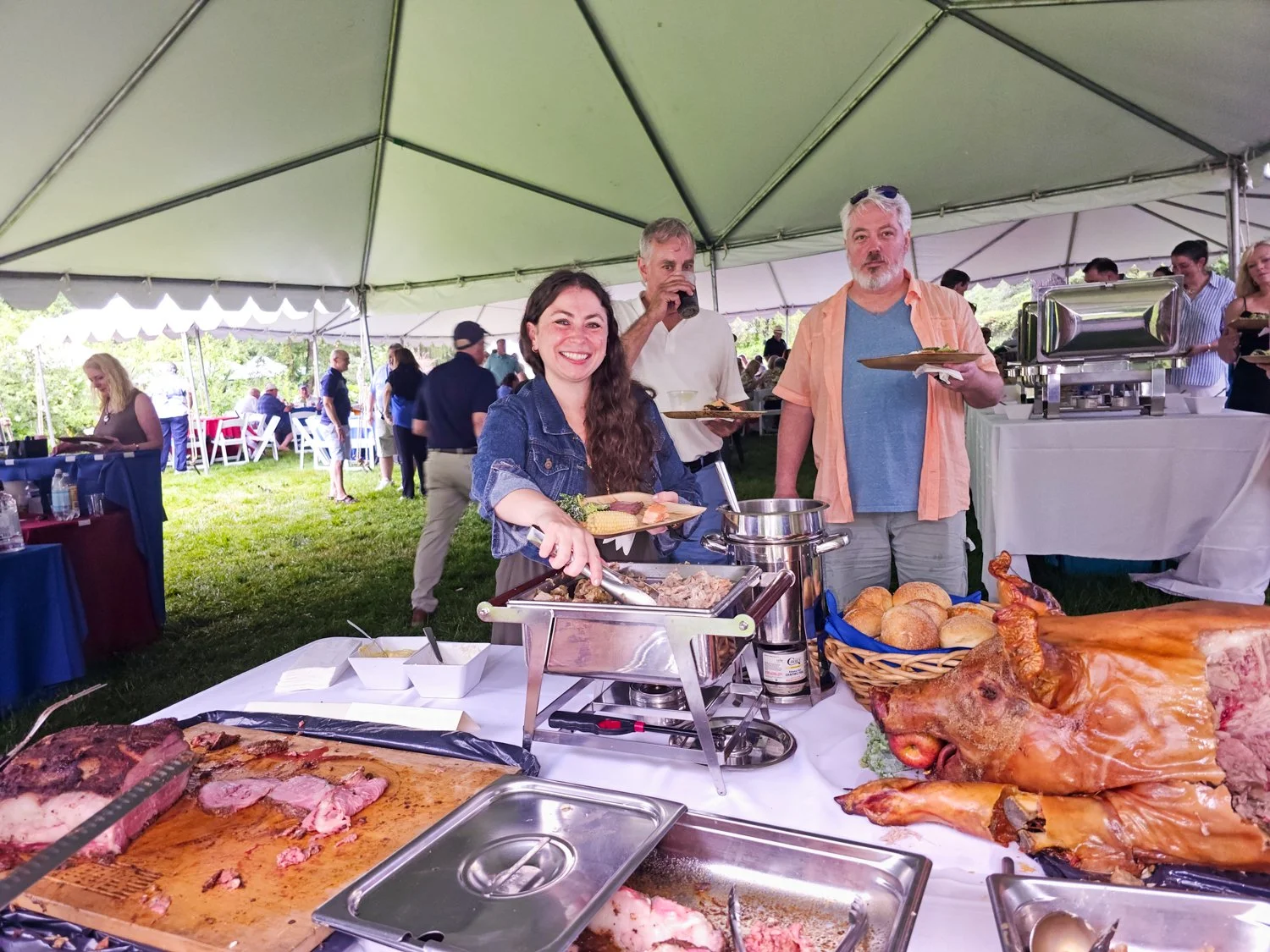 CG Table Pig Roast -Bachrach©-161454.jpg
