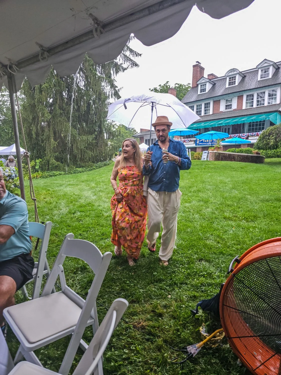 CG Table Pig Roast -Bachrach©-145242.jpg