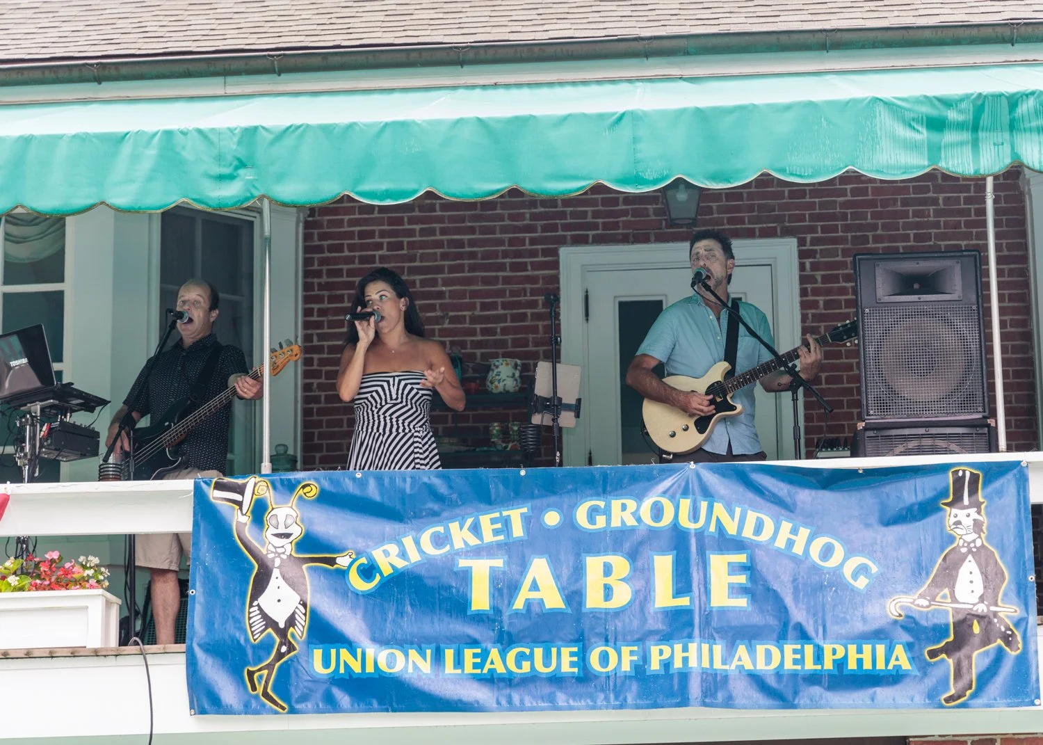 CG Pig Roast-620142.jpg