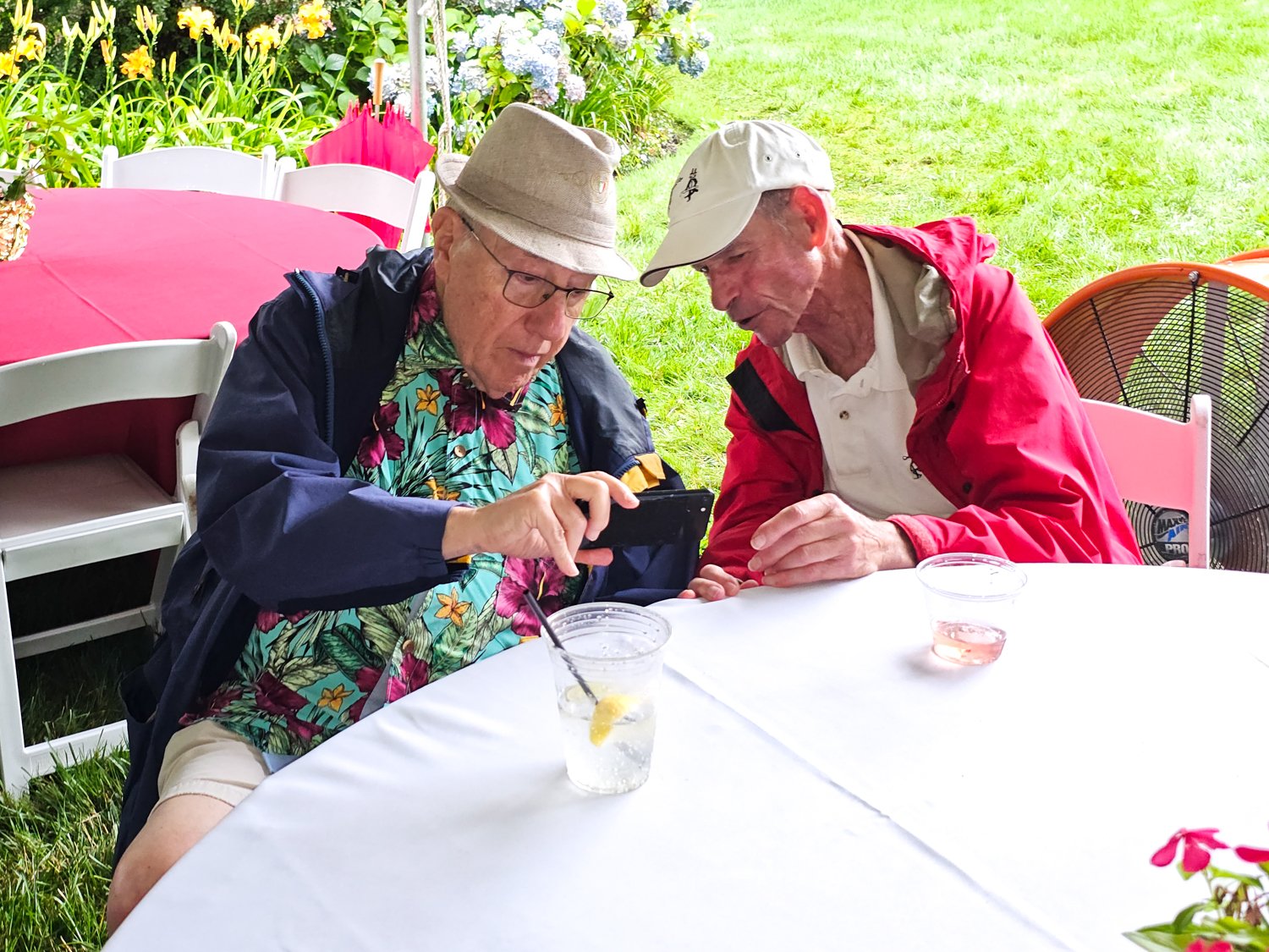 CG Table Pig Roast -Bachrach©-154810.jpg