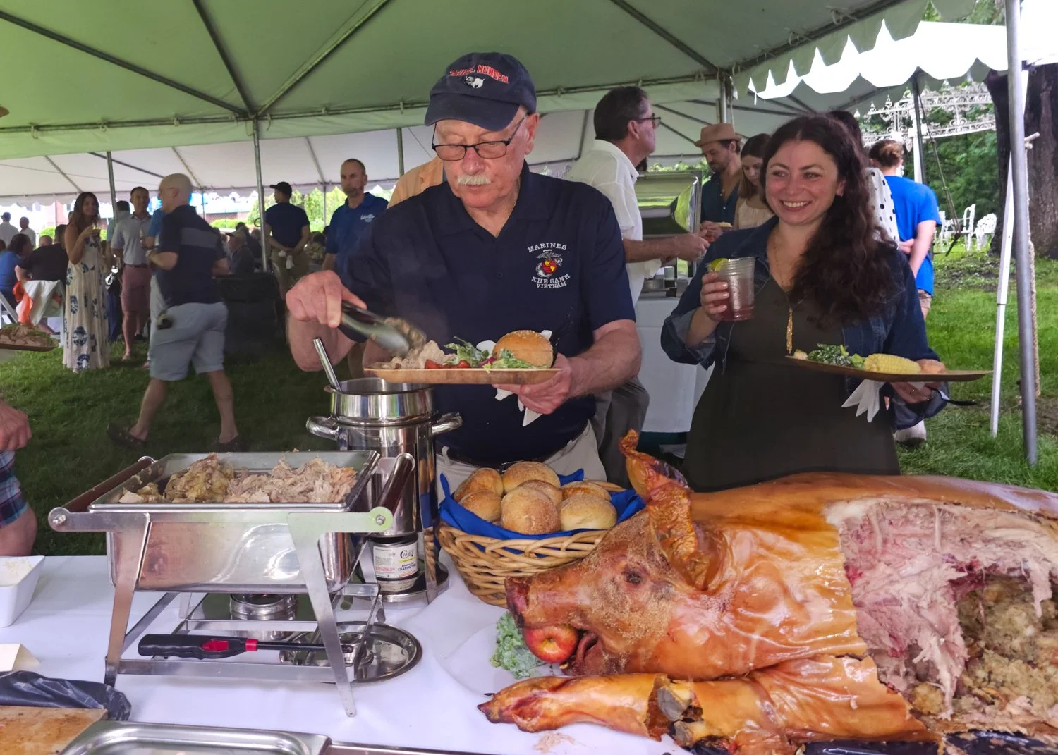 CG Table Pig Roast -Bachrach©-161436.jpg
