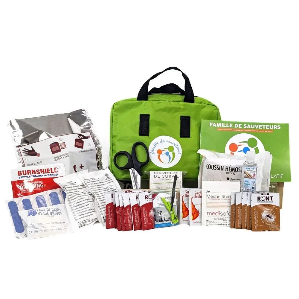 Trousse de secours qui accompagnement la formation de secourisme