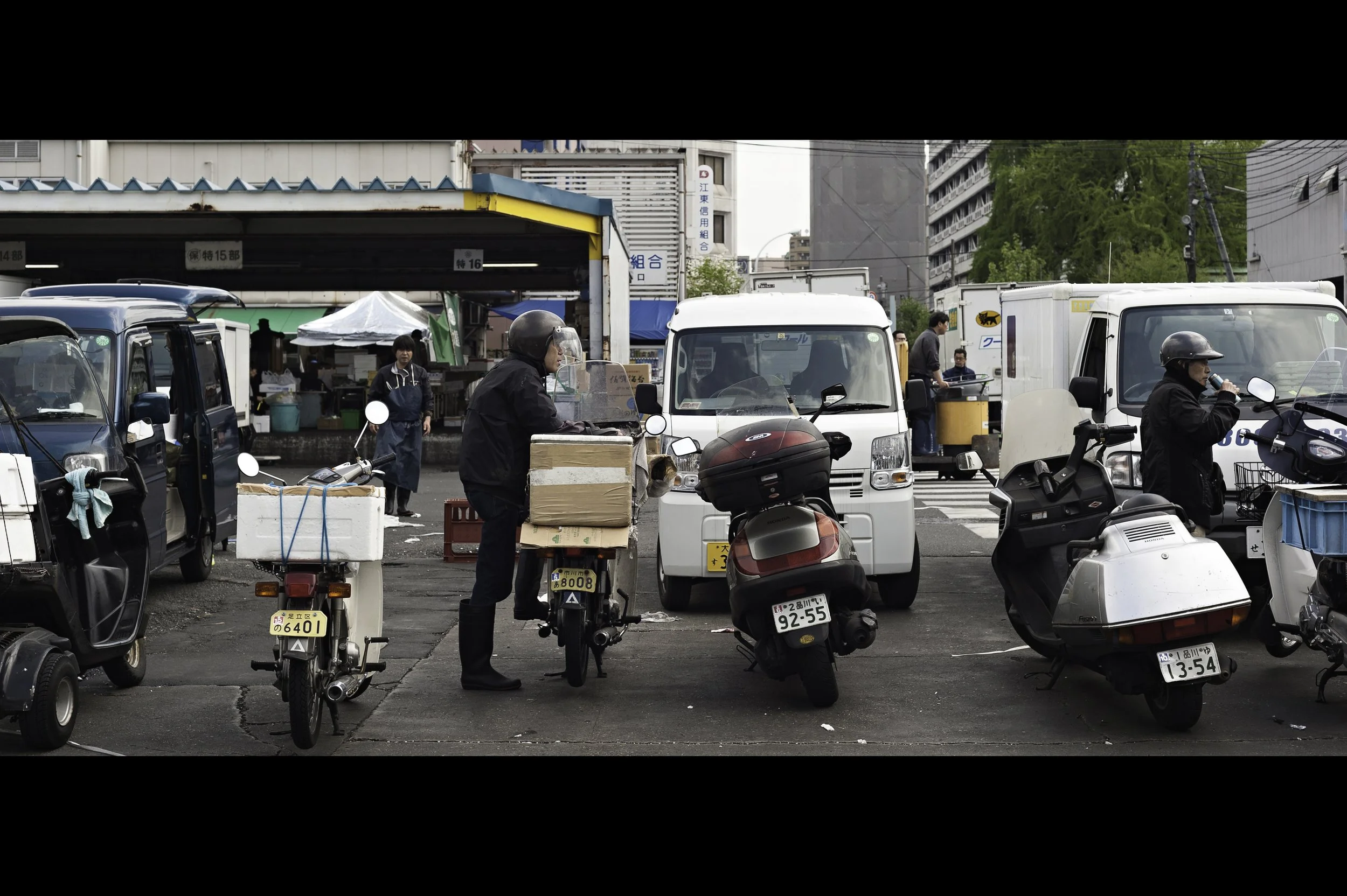 fish-market-motorbikes.jpg