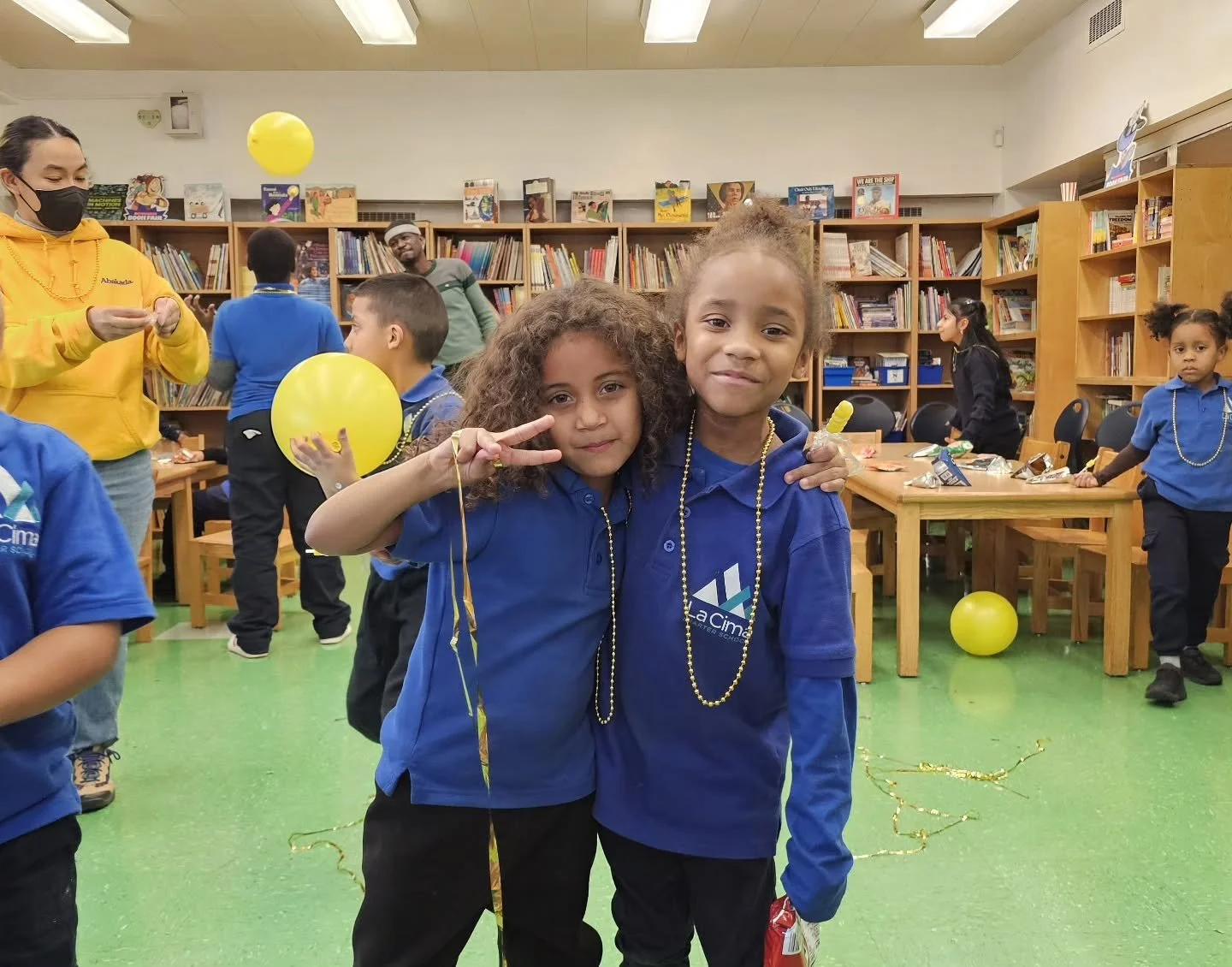 🏆💛 Shoutout to House Griffin! You did it!
Great job, scholars!  Keep letting that bright yellow light shine bright! ✨🦅💛

🏆💛 &iexcl;Un saludo especial para la Casa Griffin! &iexcl;Lo lograron! &iexcl;Excelente trabajo, estudiantes! &iexcl;Sigan 