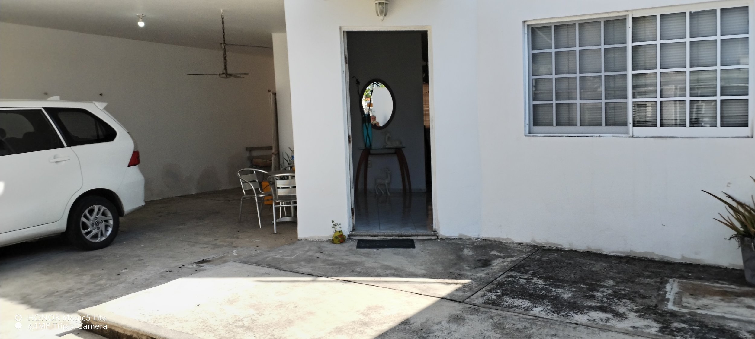 garage2.jpg