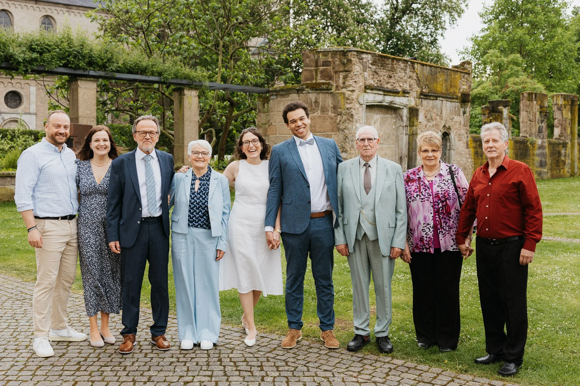 Familienfoto mit Freunden