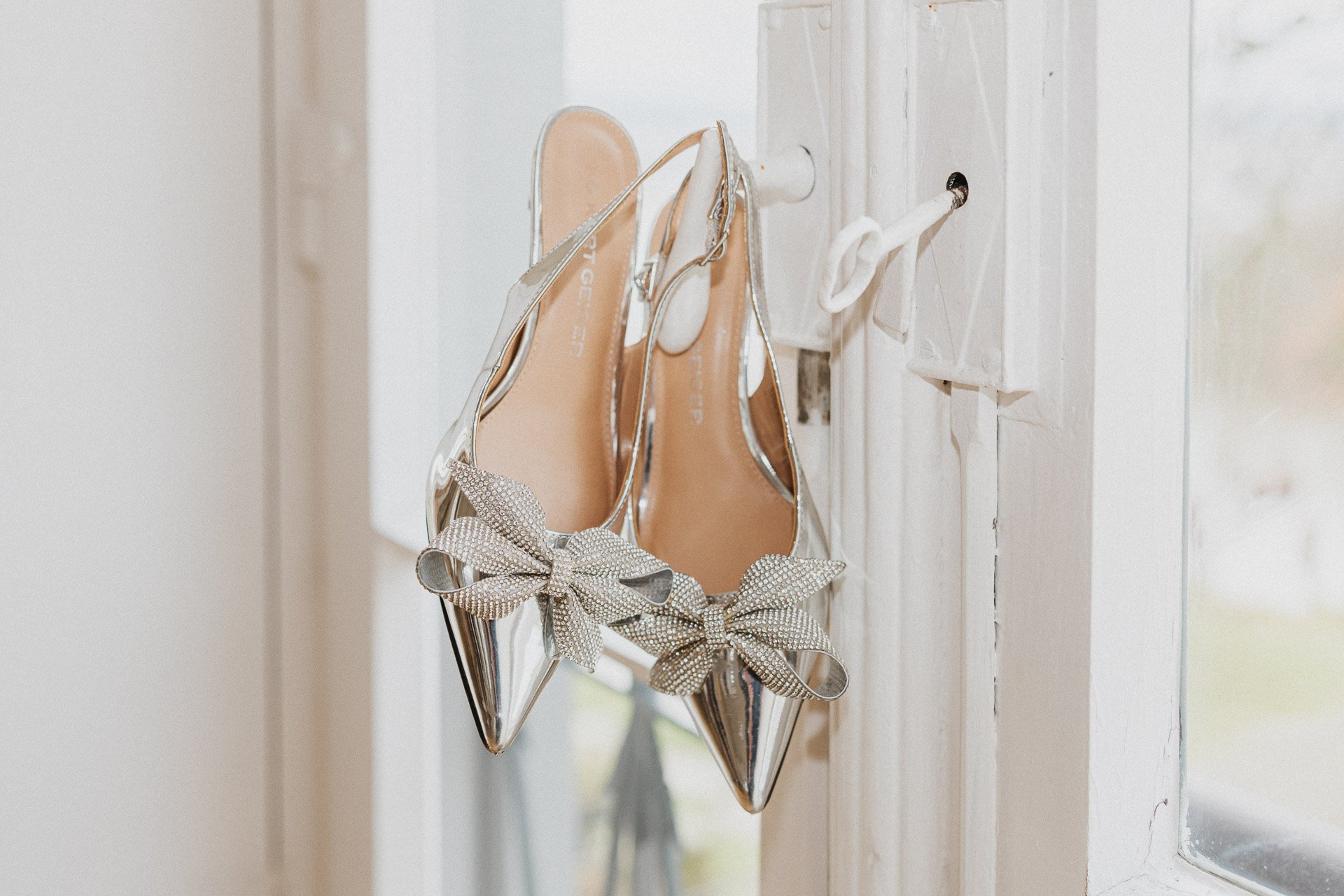 Brautschuhe beim Getting Ready