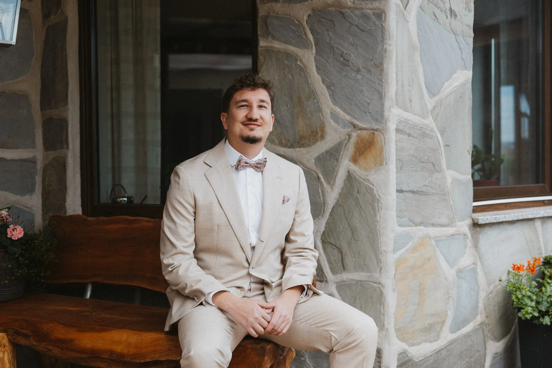 Tino entspannt sitzend während des Getting Readys.