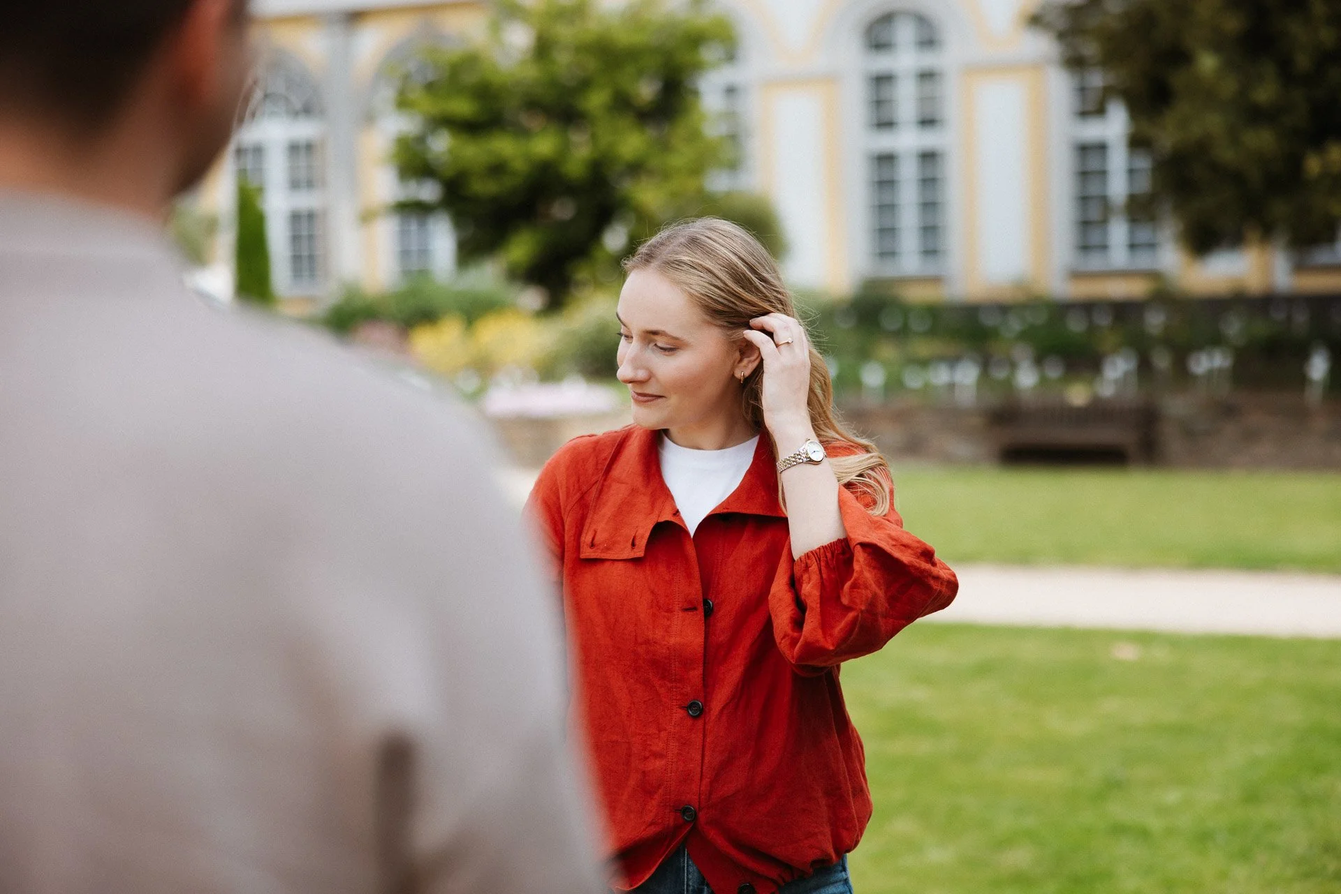 Authentische Paarfotografie von Sarah und Max am Poppelsdorfer Schloss Bonn