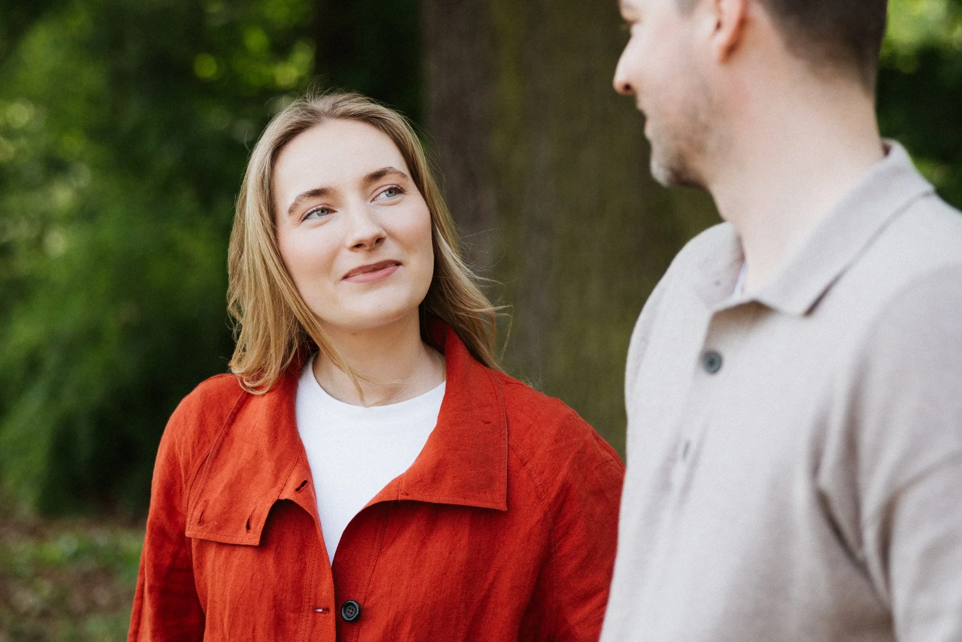 Natürliches Paarshooting von Sarah und Max im Botanischen Garten Bonn