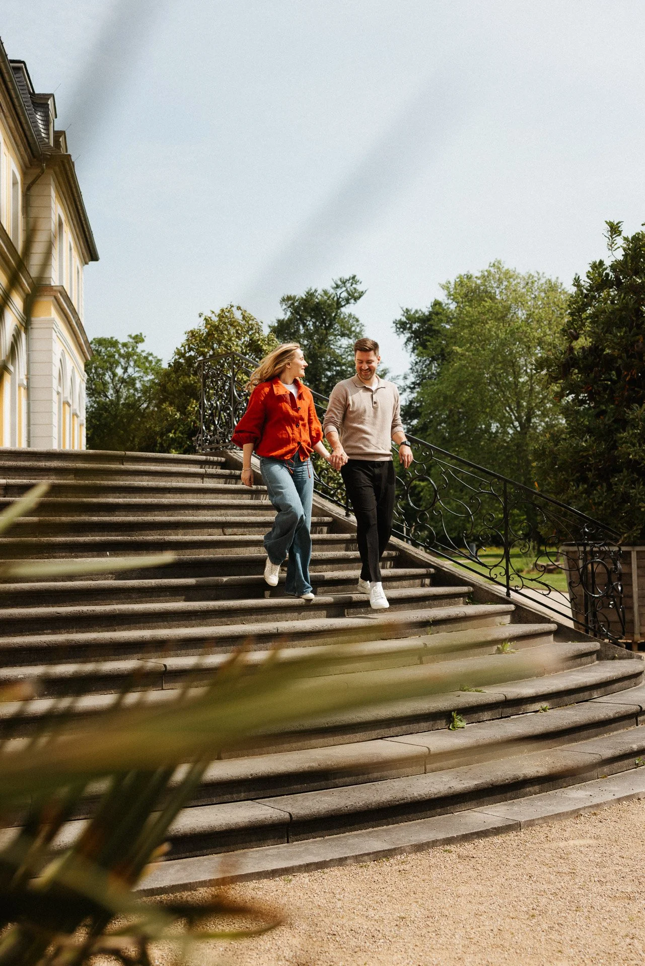 Natürliches Verlobungsshooting von Sarah und Max in Bonn