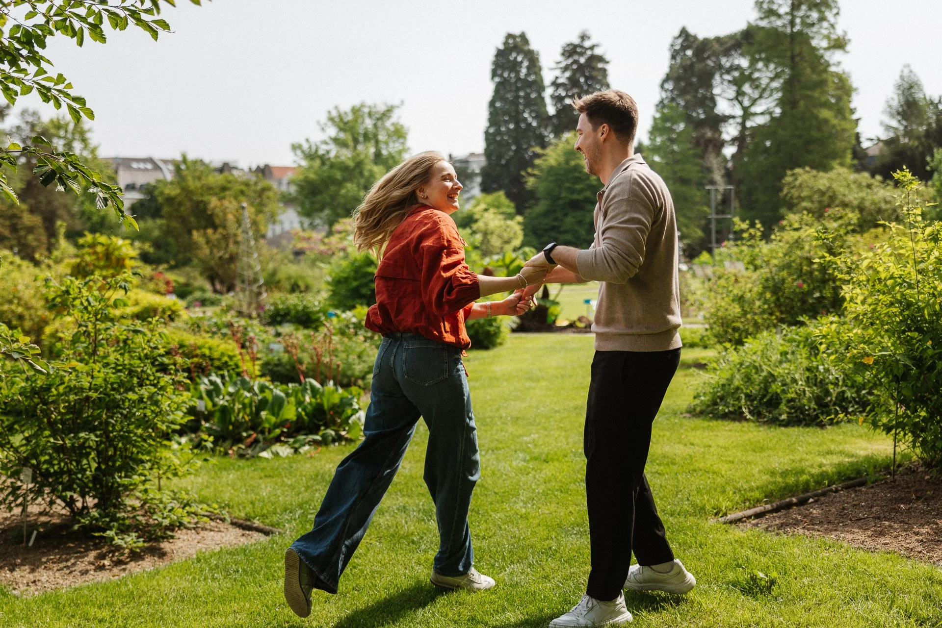 Natürliche Hochzeitsfotografie in Bonn mit Sarah und Max
