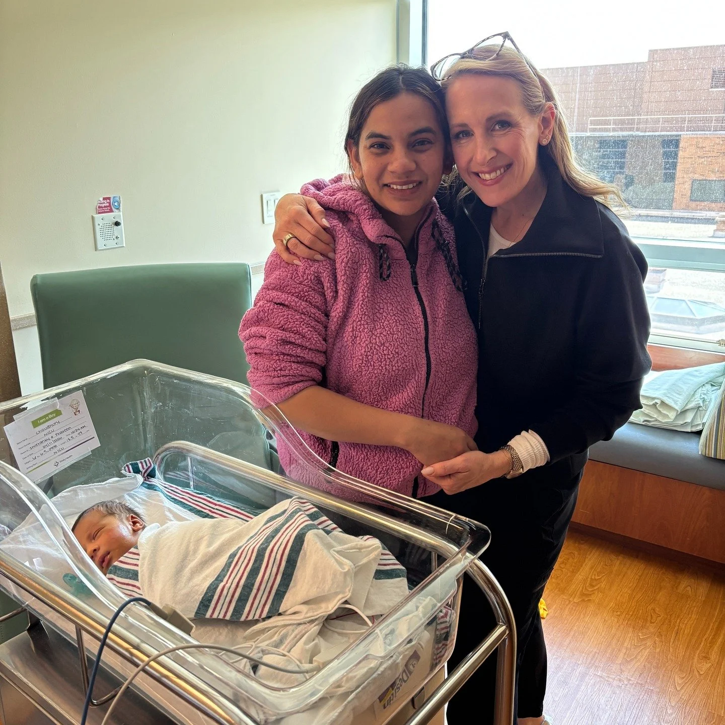 A well-supported birth changes everything.

@erinfalcon received a call late on a Friday night that our client was in active labor. She jumped in the car just before midnight and headed to the hospital where she met this first-time Mama in the throes