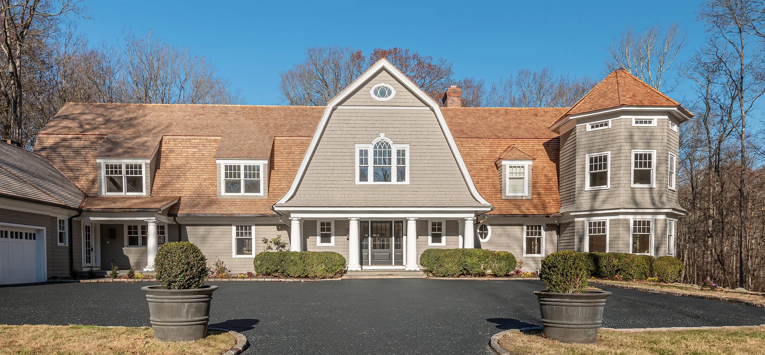 cedar-shake-gambrel-roof-estate-exterior-architectural-photographer-connecticut.jpg.jpg