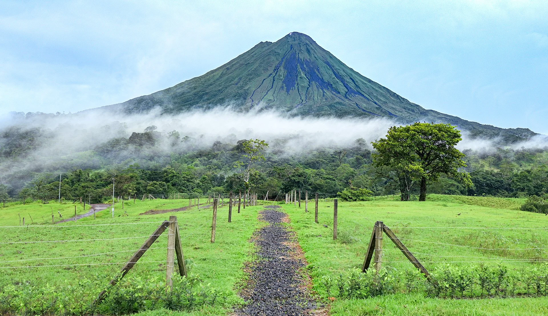 Arenal-Volcano-Costa-Rica-Ariel-Palma.jpg.jpg