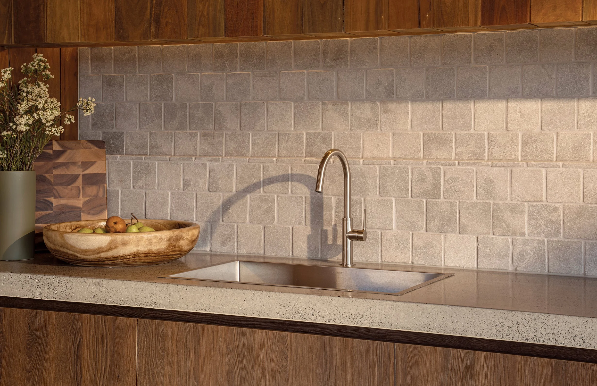 lifestyle_139-7330-40-1_310-8002-51_Vask_Sink_Mixer_4000_Series_Sink_RGB.jpg