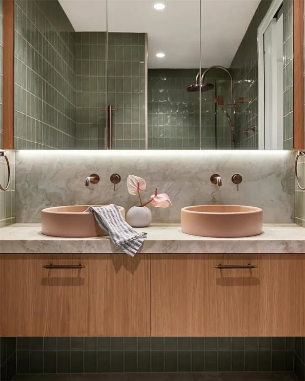 NR251907b-lifestyle-image2-600x750.jpg