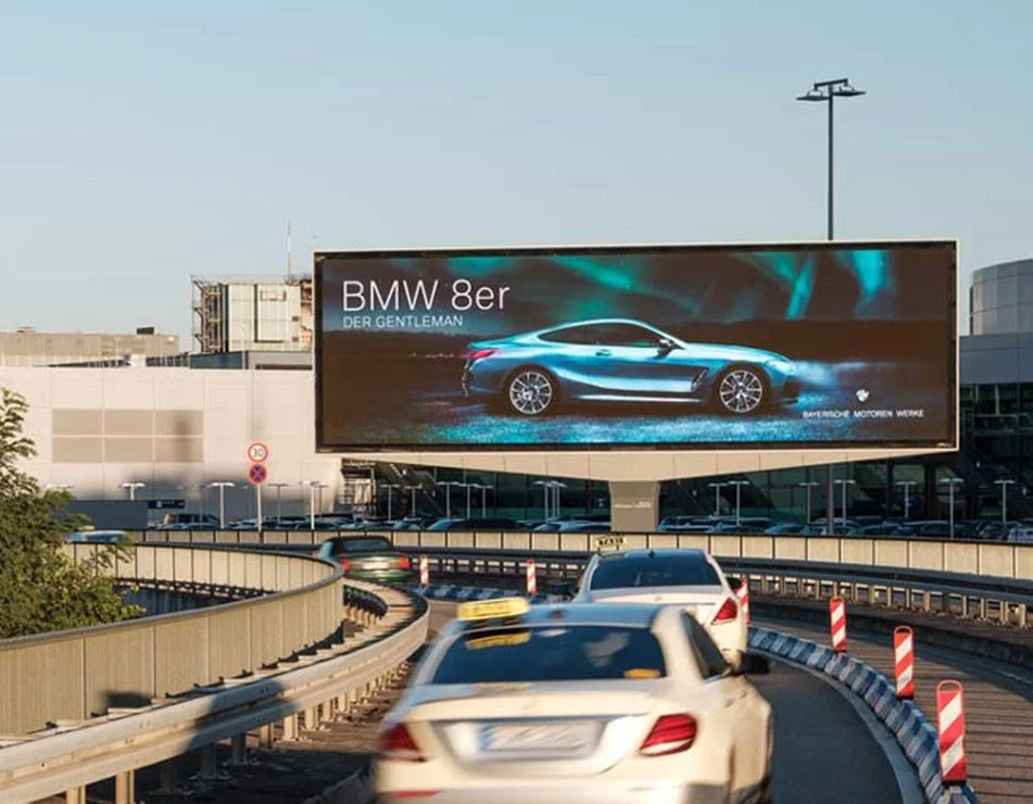 Outdoor_Website-Landmark-BMW-_1__951x740_V2.jpg