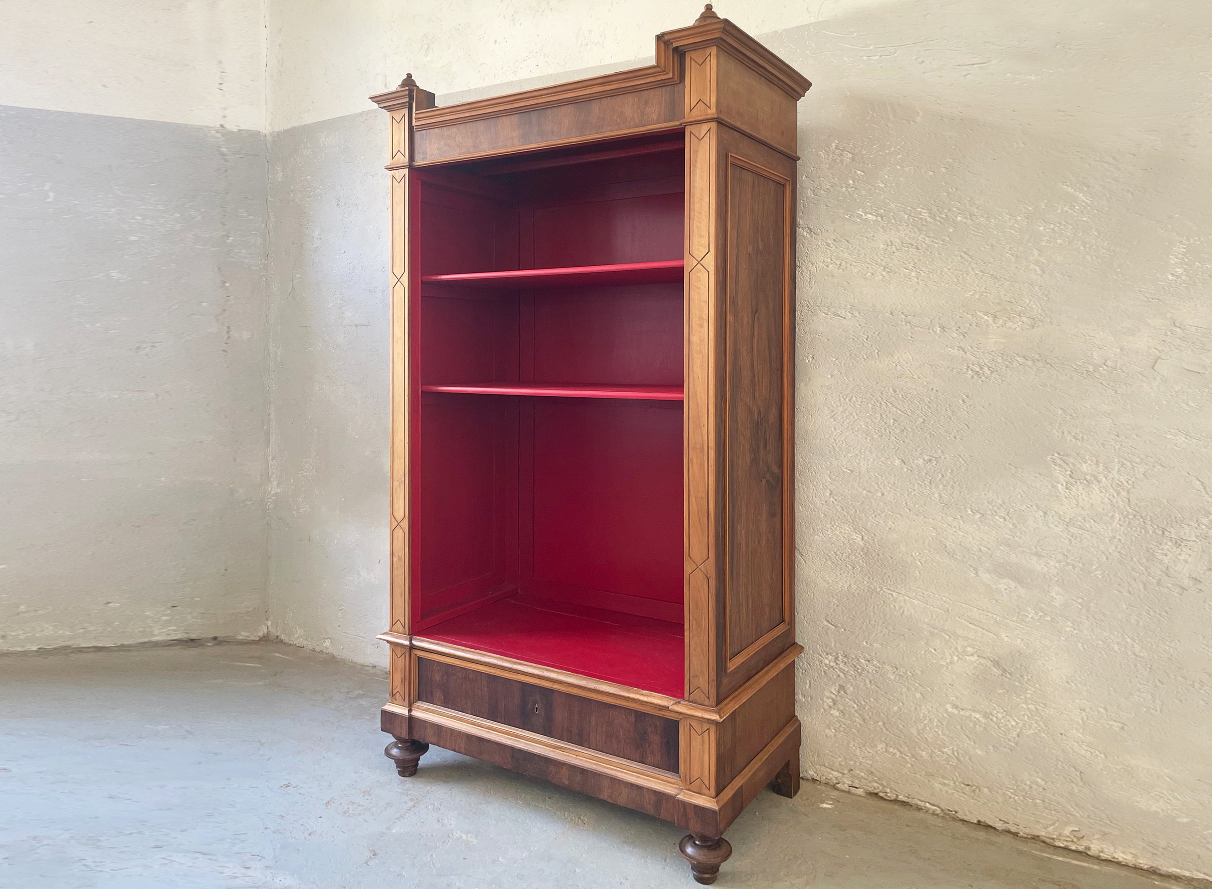 mobile rosso