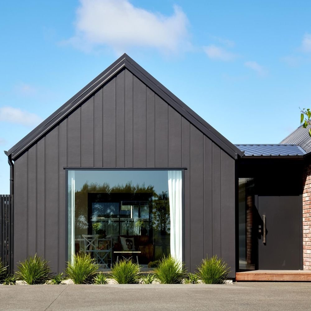 oblique-hero-scandi-exterior-kennedysbush-newzealand-jameshardie.jpeg