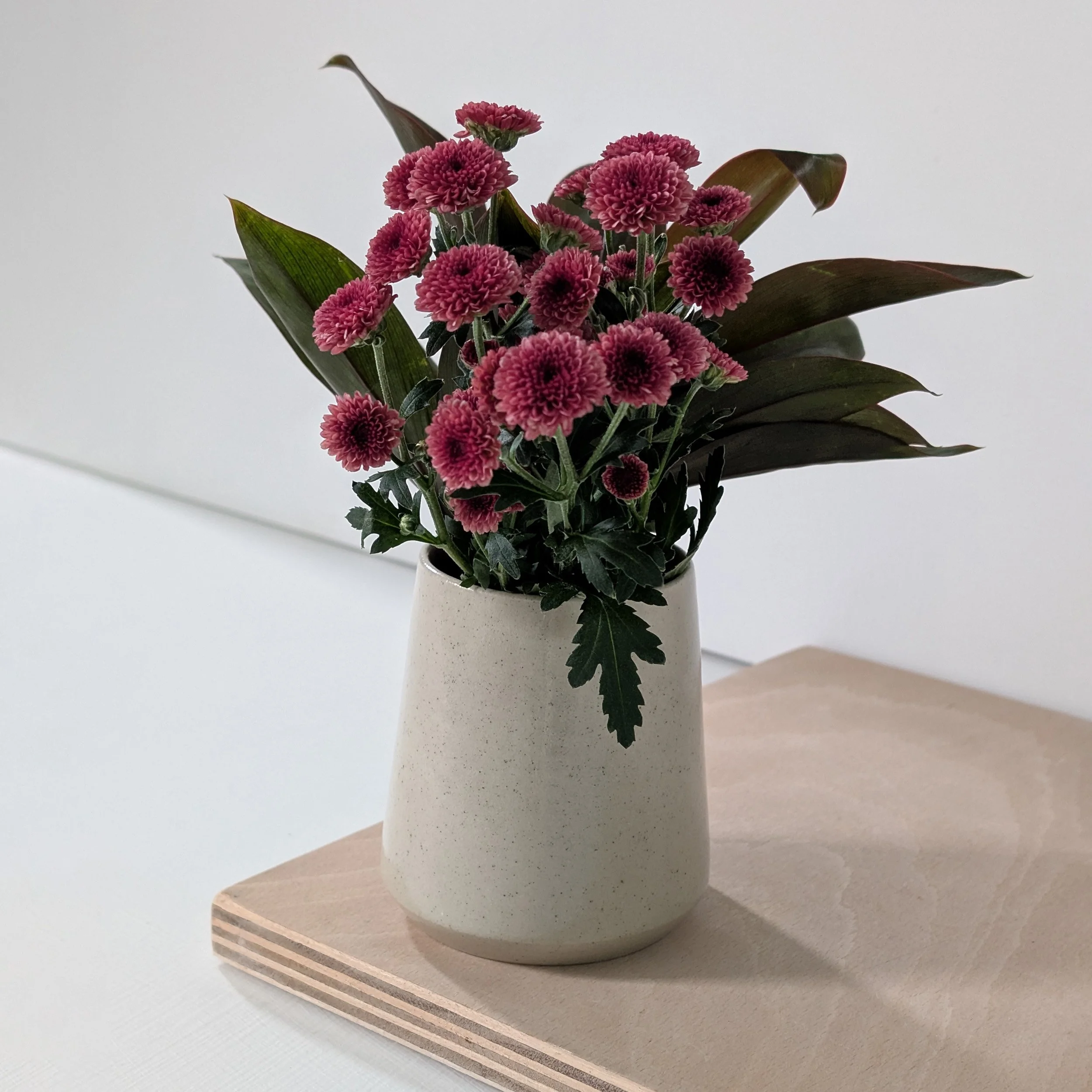 Small Vase in Fleece White