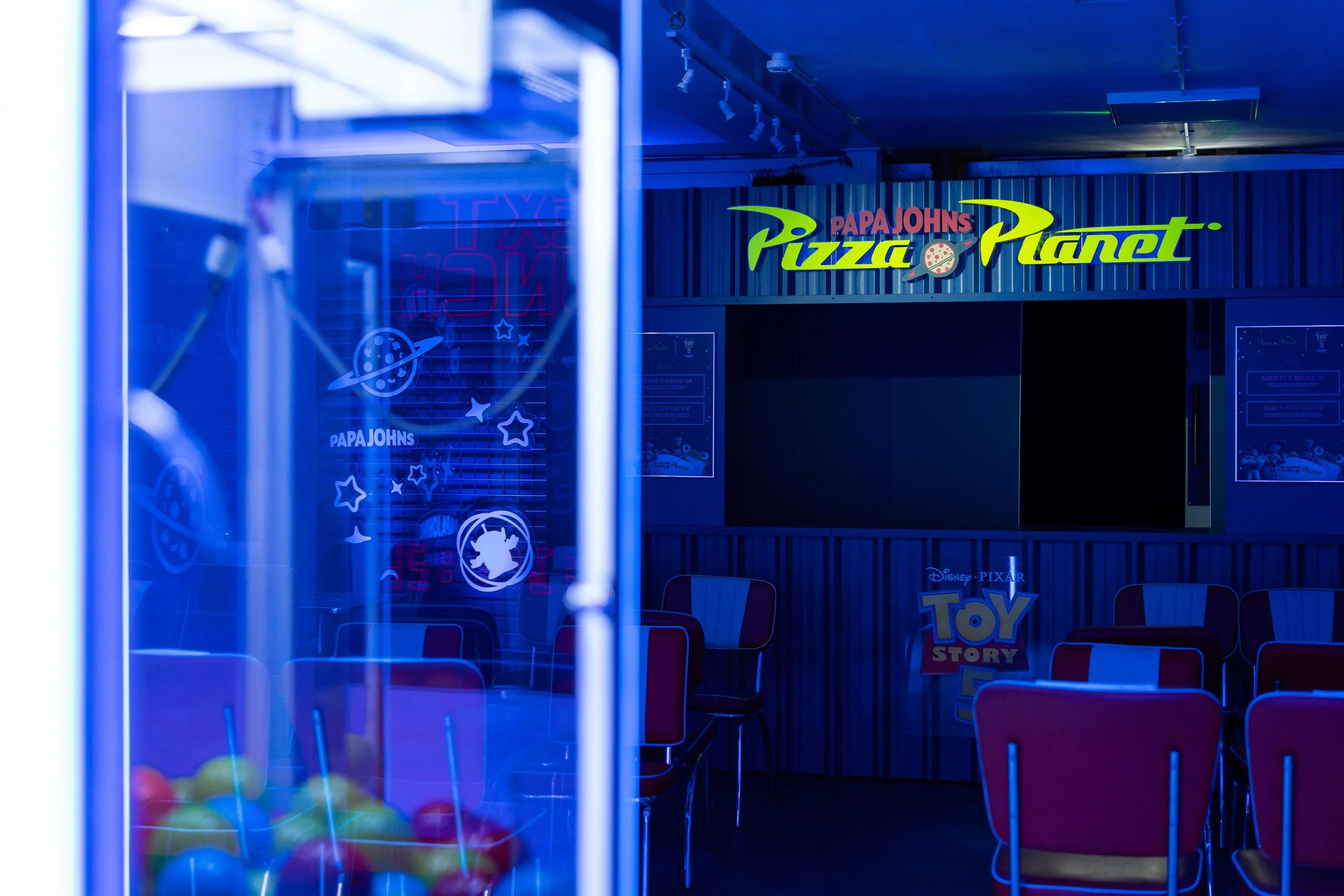 TS5 X PAPA JOHNS PIZZA PLANET | THE ROMANS