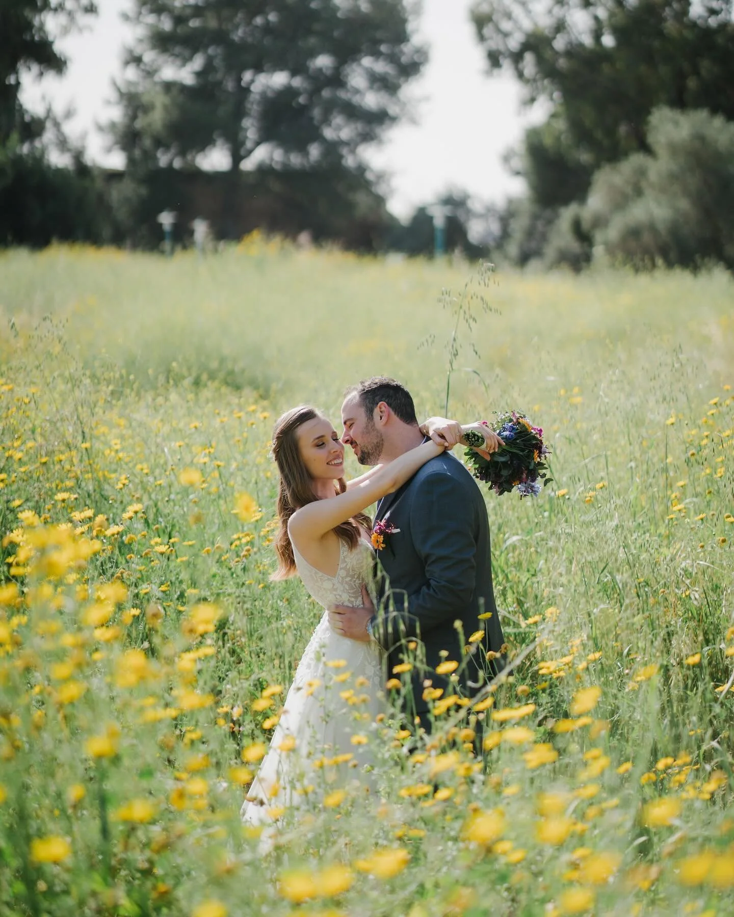 Anna&amp;Amit - 👰🏻&zwj;♀️&hearts;️🤵🏻Autenitic love🌸🌼🌺
.
@shahar.hair.makeup
@aharon_gedalia_photographer 
@anna_hellman_ 
@amithellman 

אם גם אתם רוצה שאלווה אתכם -
 יוני משיח 0503550455

#יונימשיחצלם #חתונה #חתונה💍 #חתןכלה💍 
#כלות #כלותאור