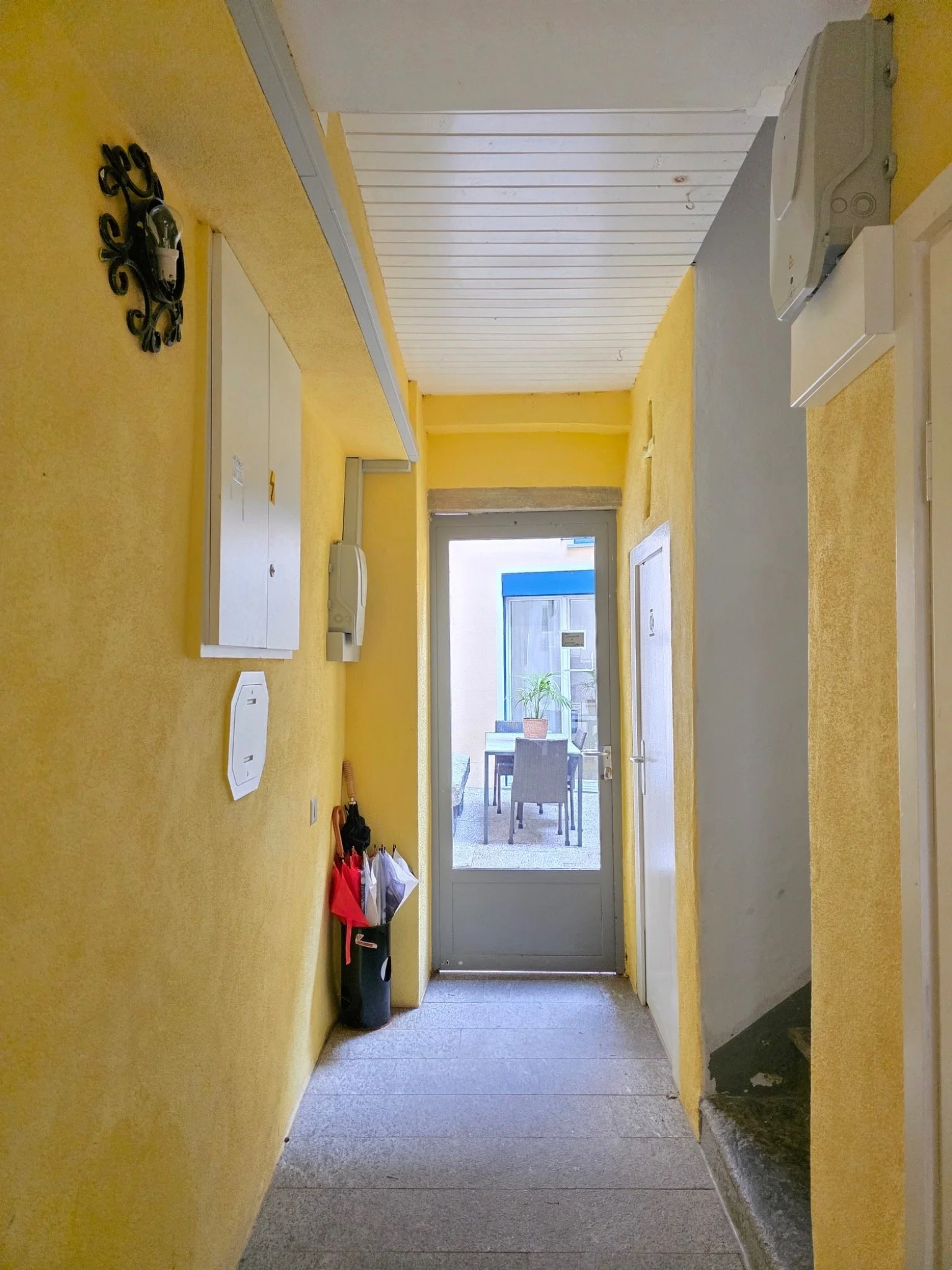 18 vert_converted.jpg