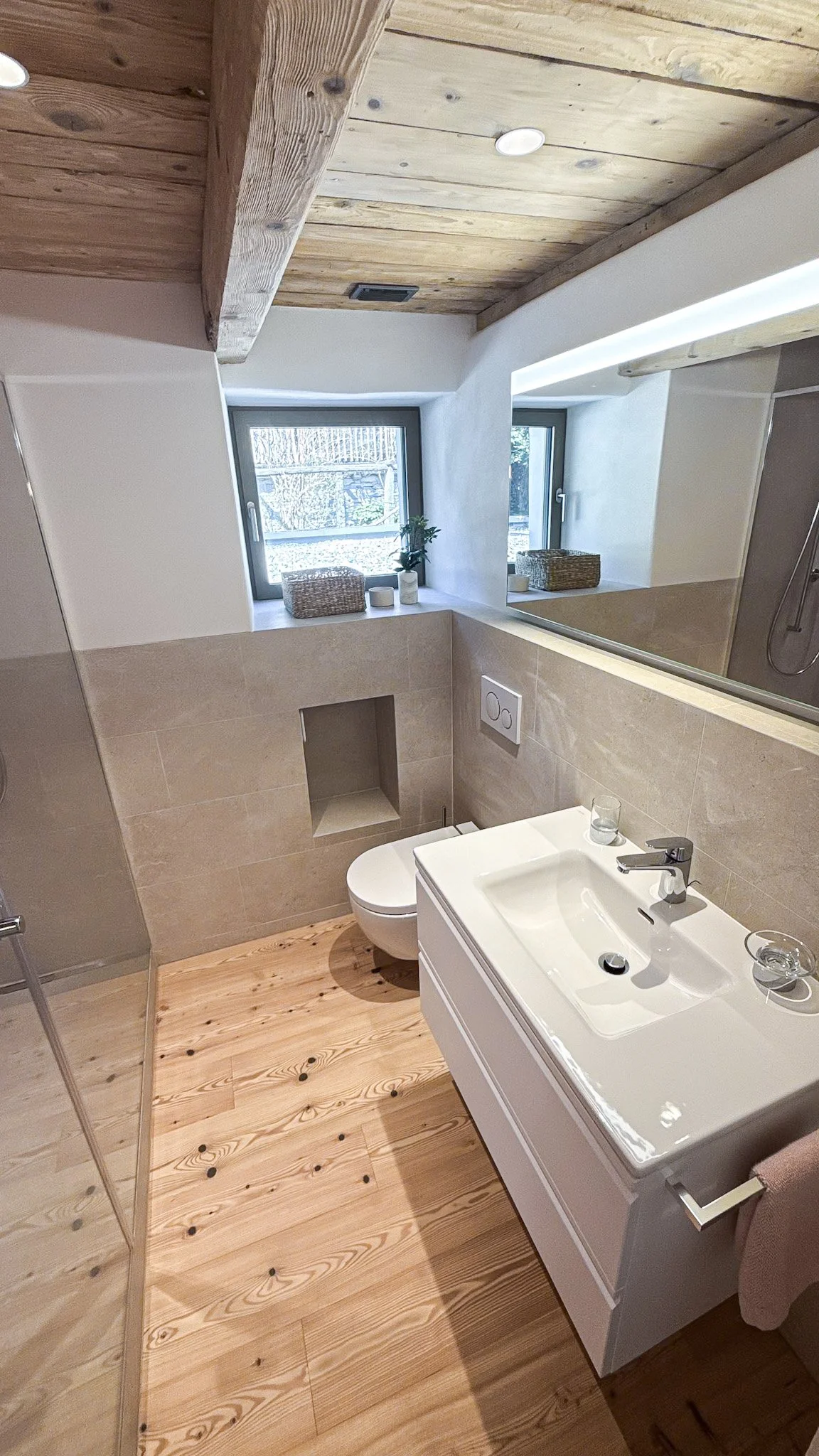 Bathroom (6).jpg