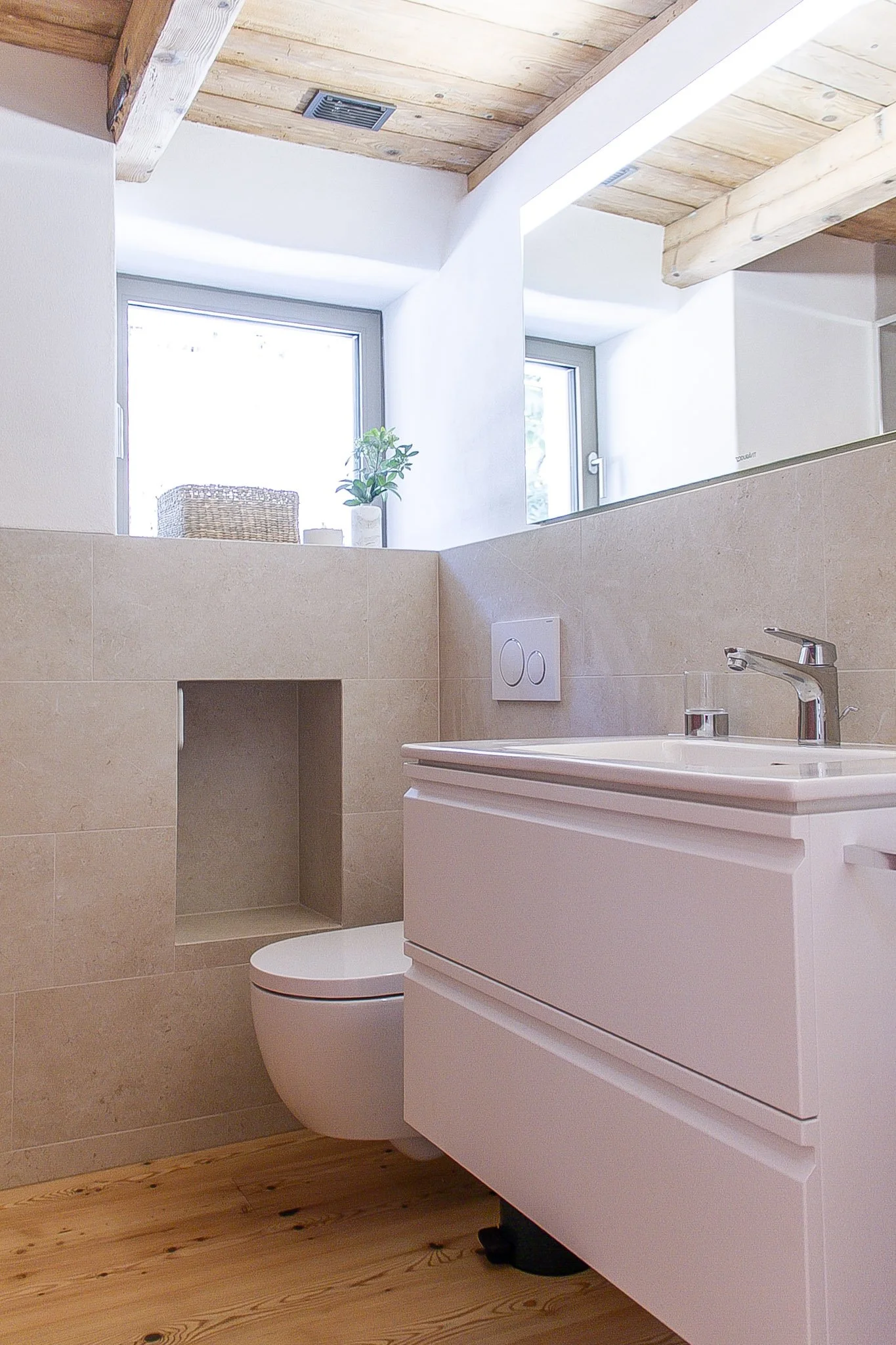 Bathroom (15).jpg
