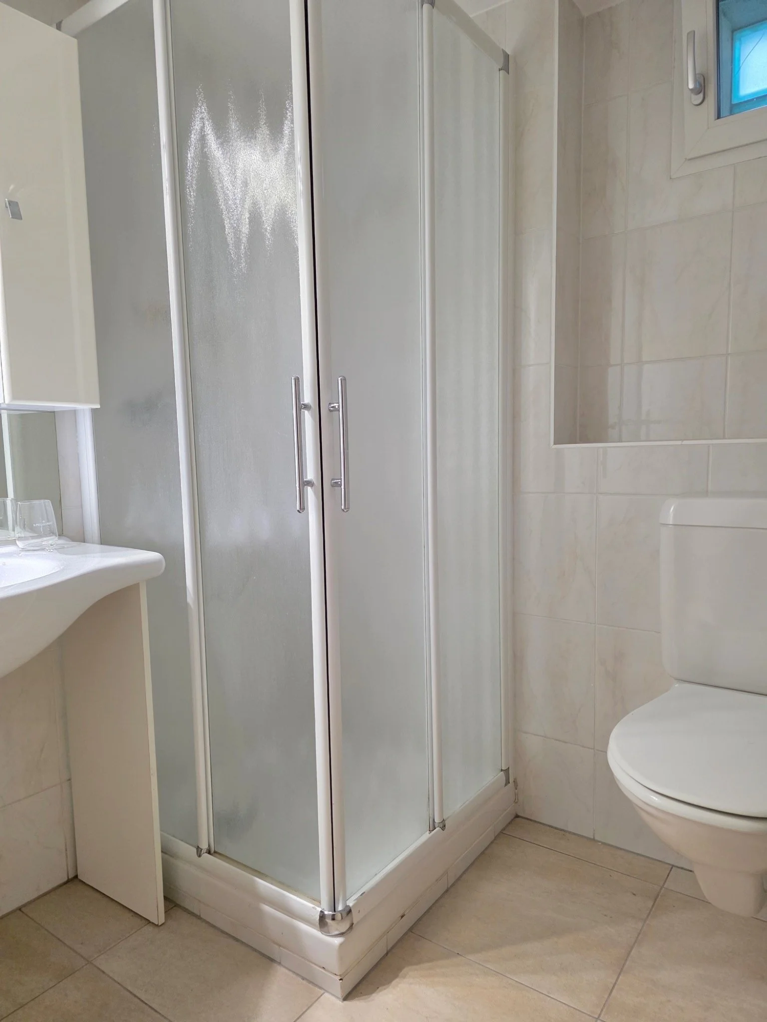 16 vert_converted.jpg