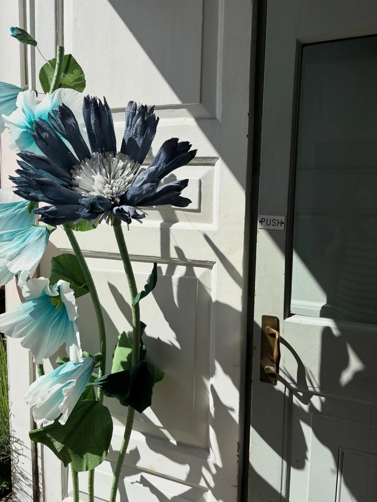 No place like home 🏠

Have you visited the Unitarian Meeting House in Bury St Edmunds? We&rsquo;re a little biased, but its beauty speaks for itself ✨

#thelittlemakersmarket #burystedmunds #suffolk #architecture #historicbuildings