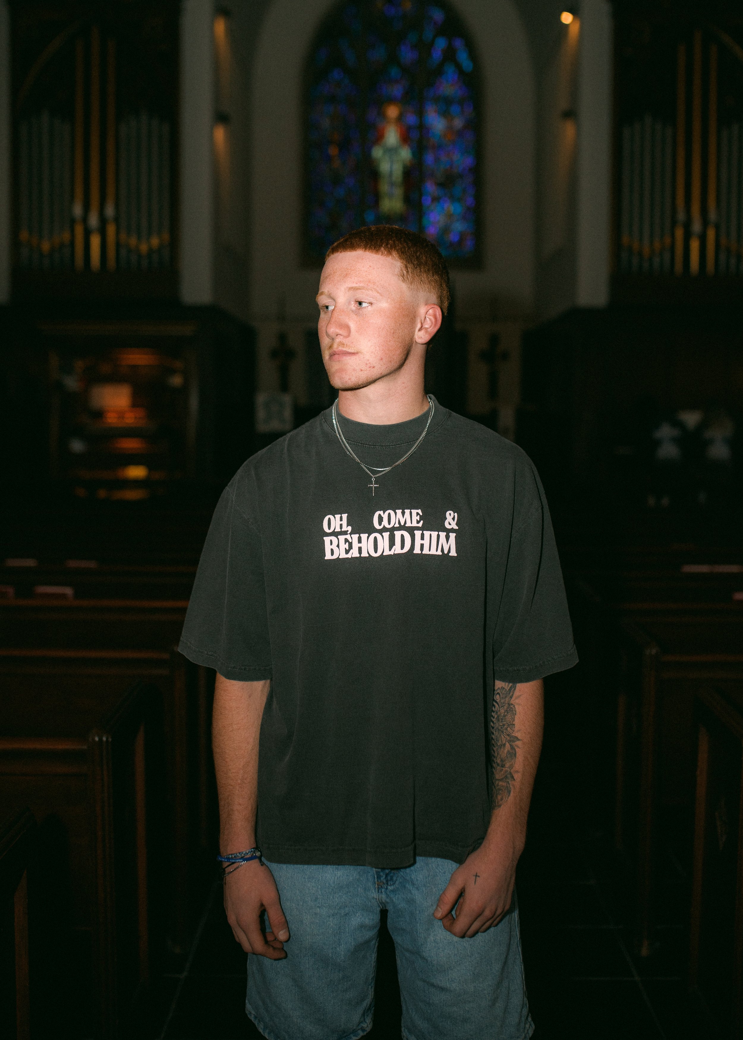 'Behold Him' Tee - Shadow