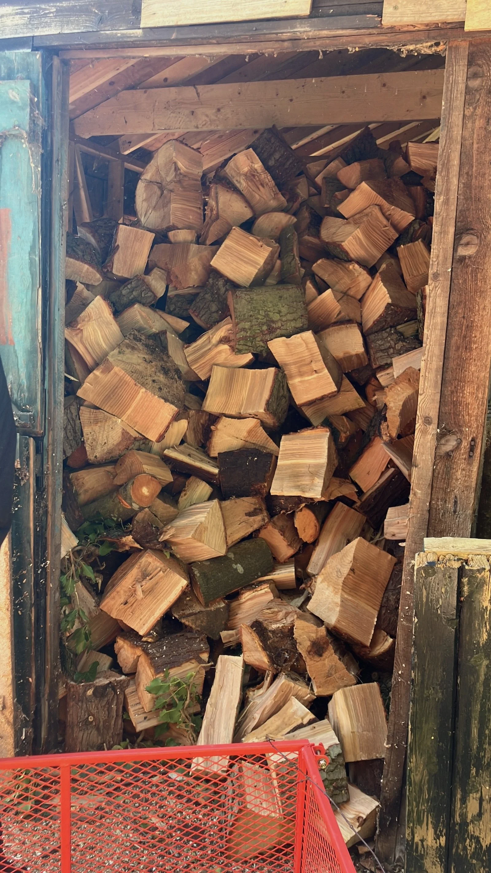 Professional log splitting service in Bourne End SL8 by Elementree Care