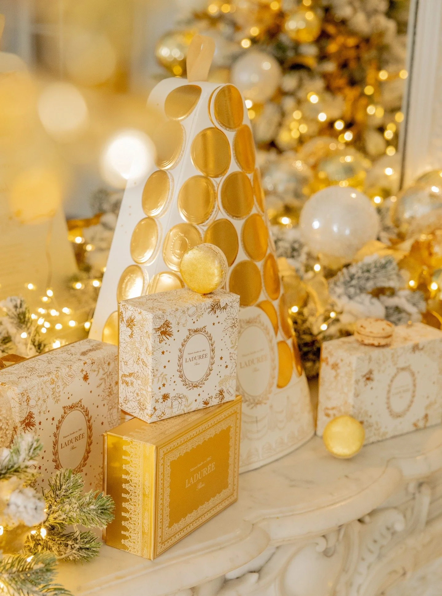 This holiday season, discover @ladureeuk&rsquo;s festive collection 🎁

The iconic Ladur&eacute;e Advent Calendar takes a twist with a tall macaron-tower design, gilded in gold. From classic macaron boxes to Magical Garden-inspired sets and festive d
