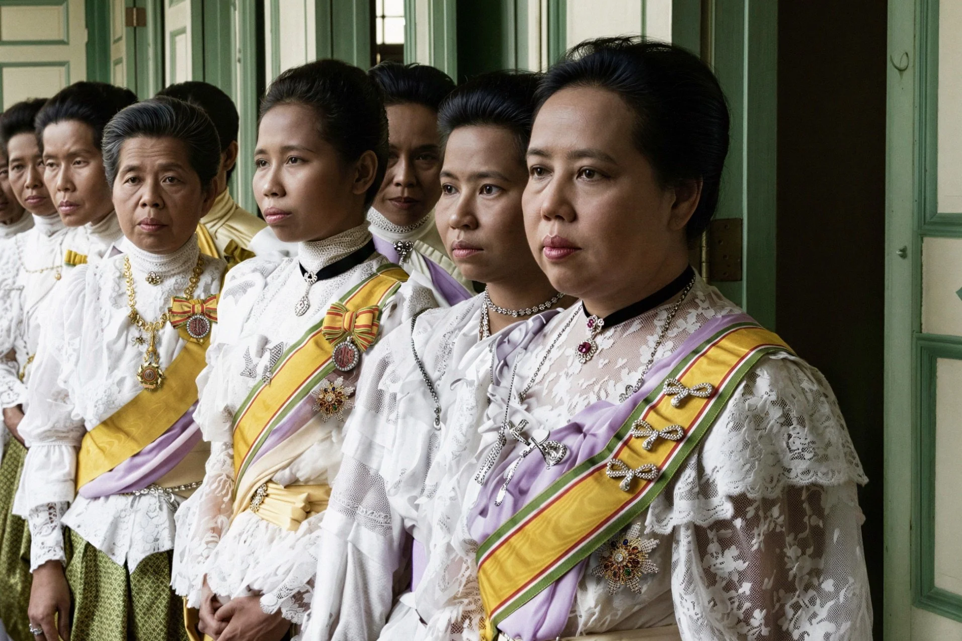 ความอิจฉาริษยา และความไม่ลงรอยกัน ในพระราชสำนักฝ่ายใน