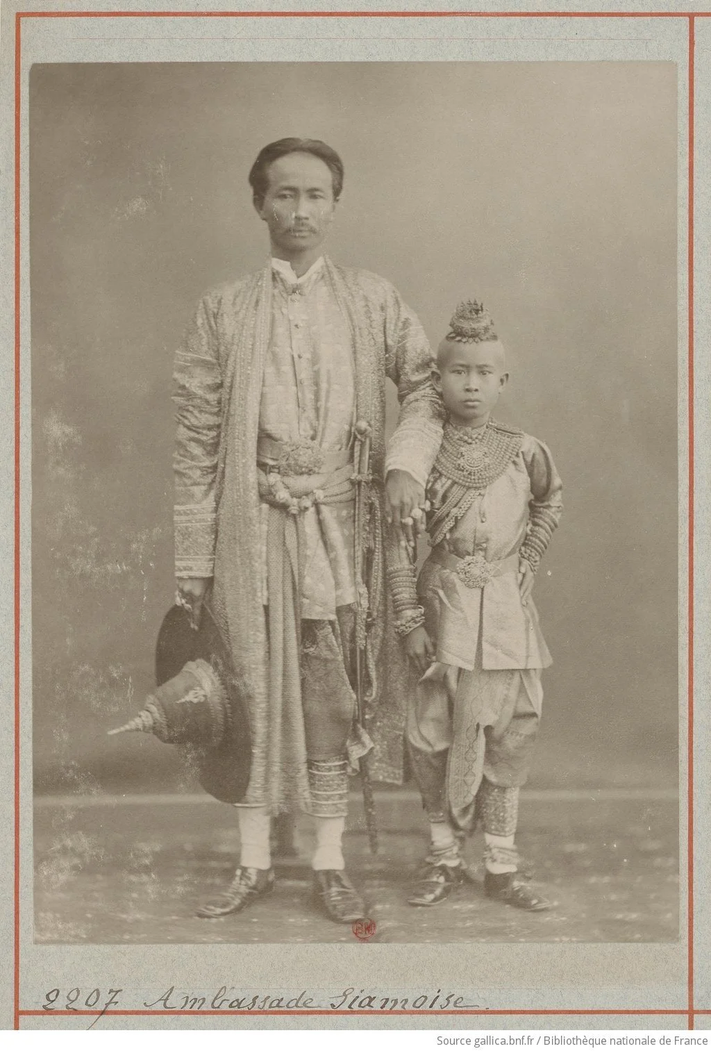 Ambassade_siamoise___[le_second_[...]Atelier_Nadar_btv1b53120259z_1.jpeg