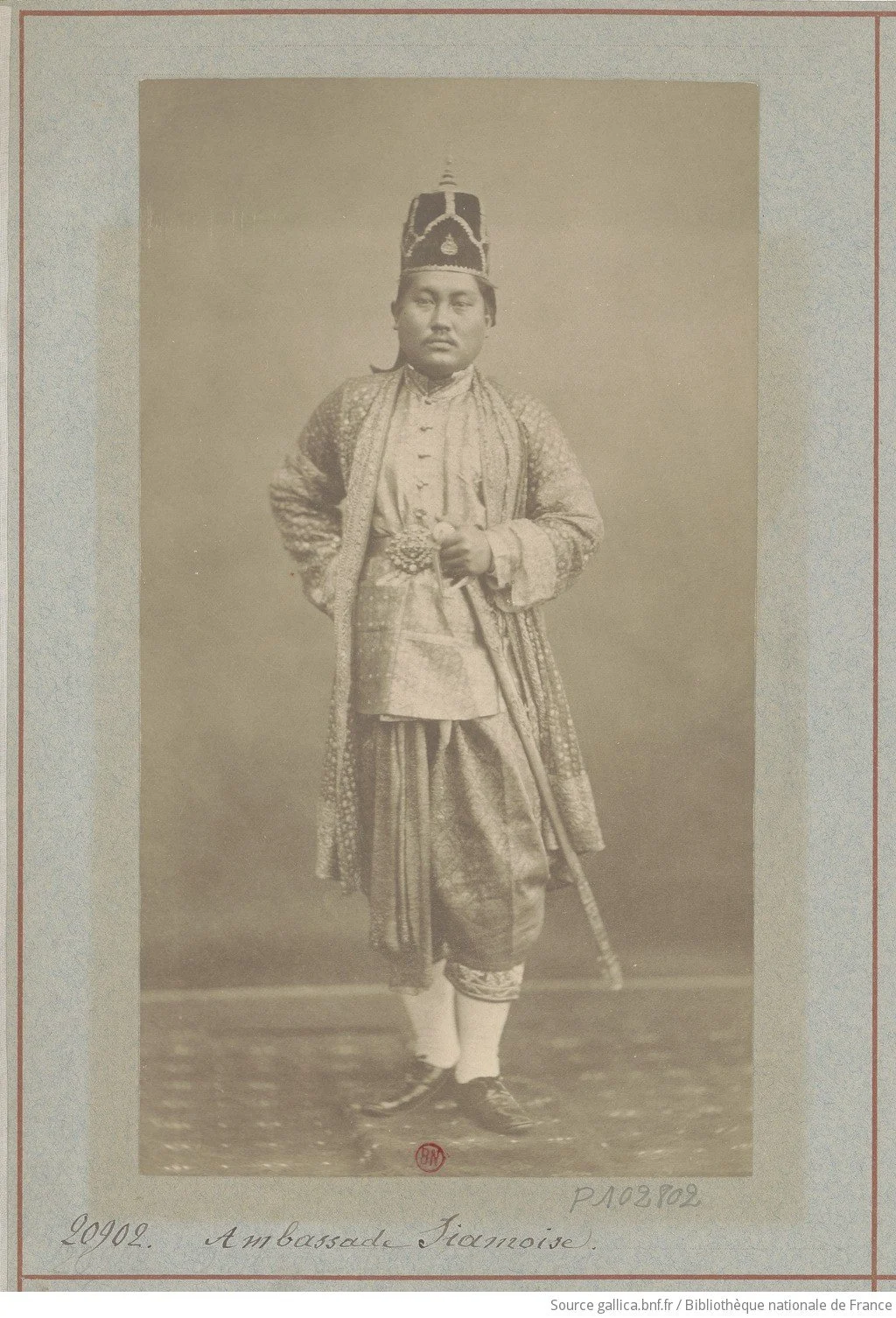 Ambassade_siamoise___[photographie_tirage_[...]Atelier_Nadar_btv1b53245919k_1.jpeg
