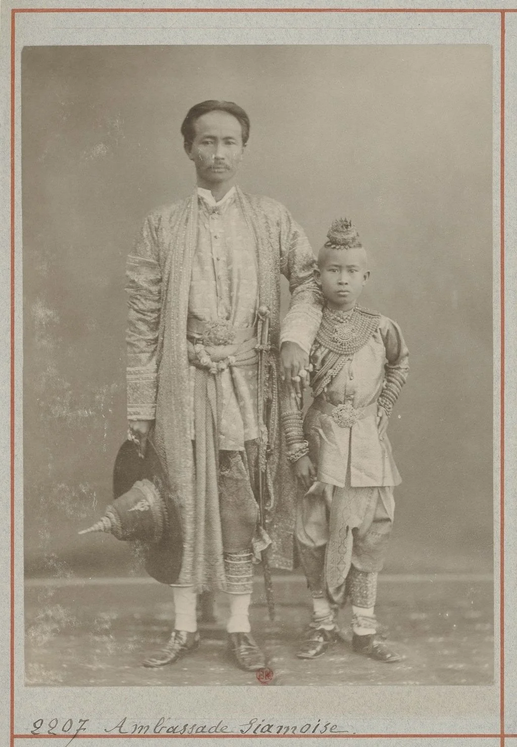 Ambassade_siamoise___[le_second_[...]Atelier_Nadar_btv1b53120259z_1.jpeg